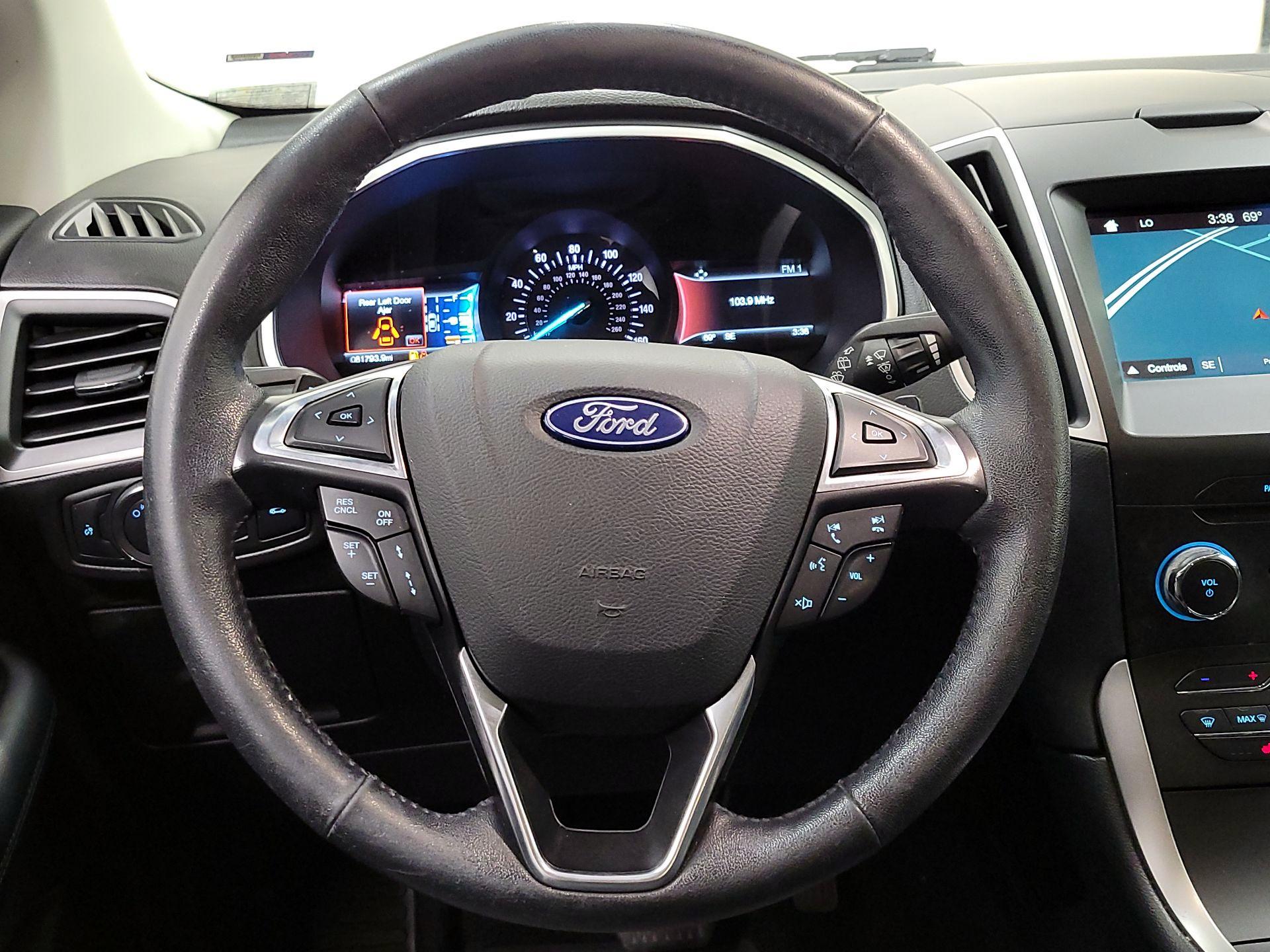 Thumbnail: 2018 Ford Edge - 10