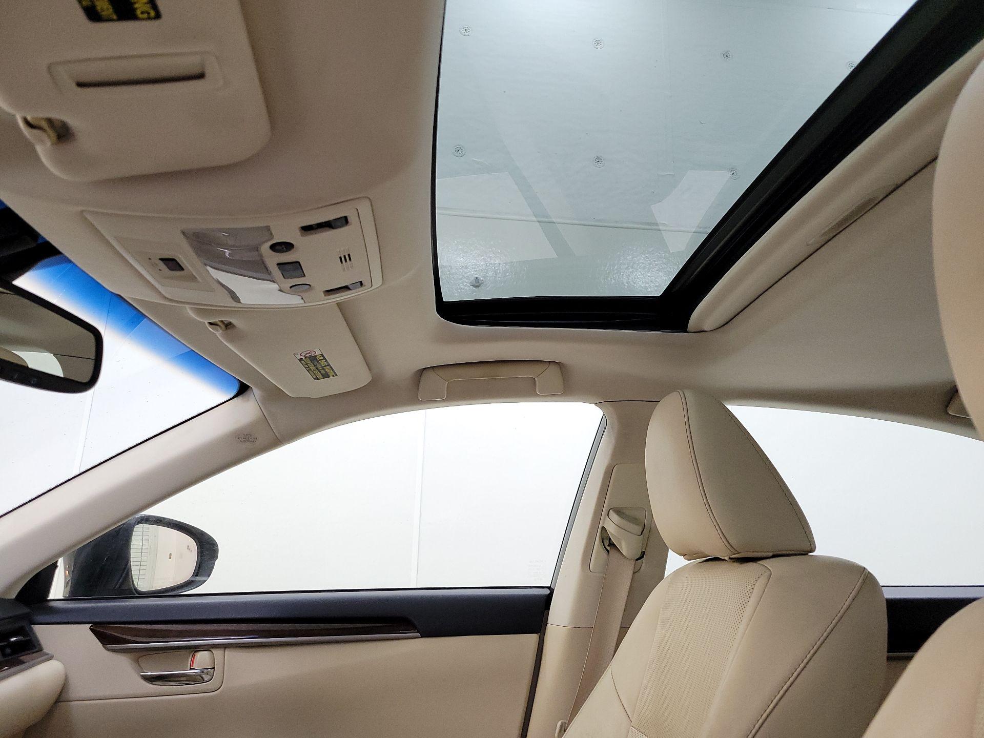 Thumbnail: 2015 Lexus ES - 20