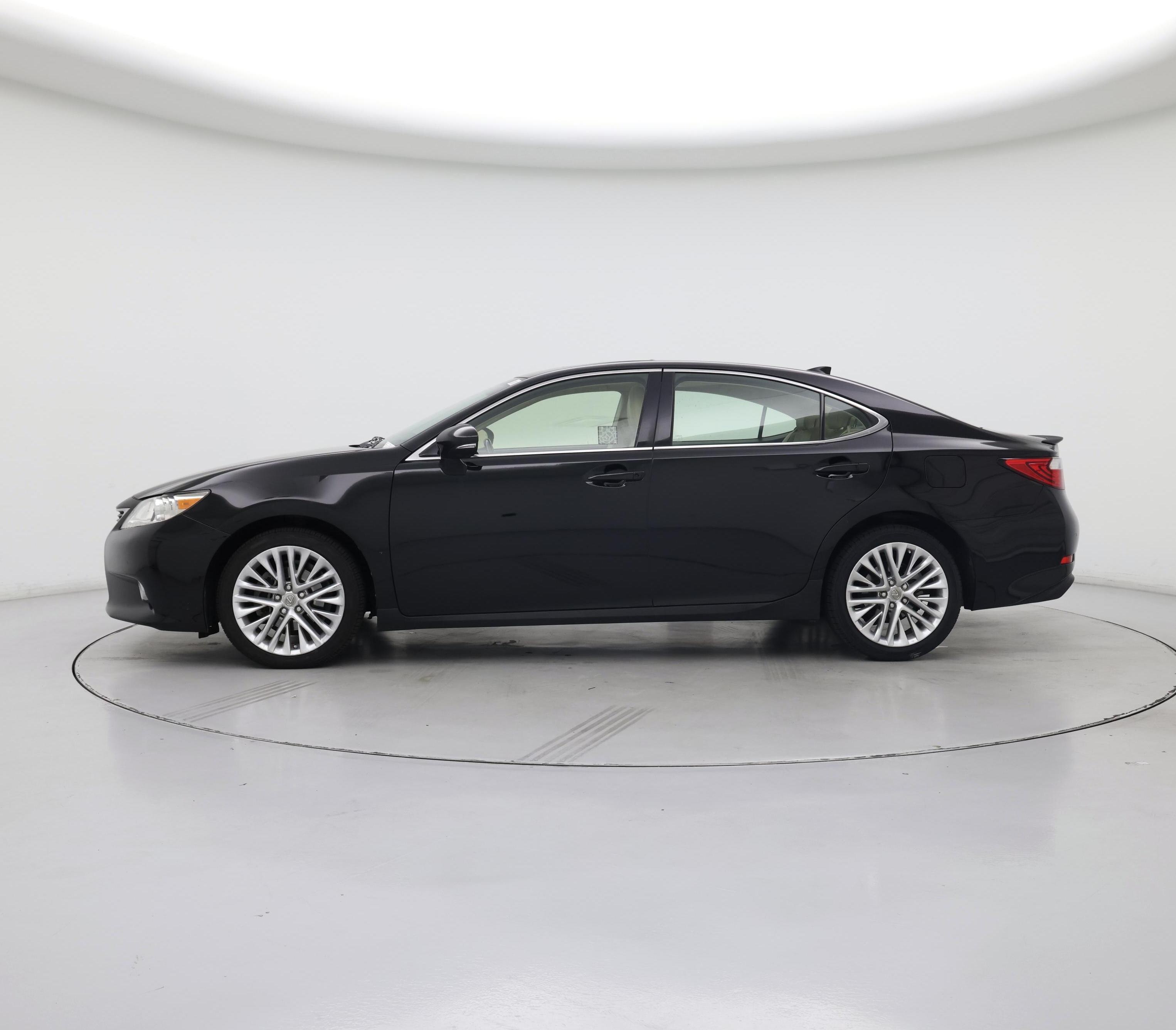 Thumbnail: 2015 Lexus ES - 3