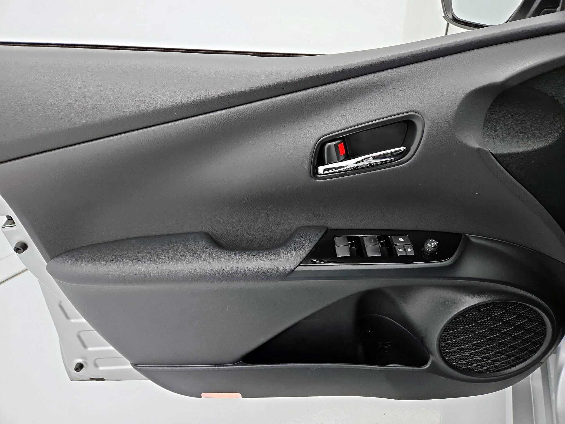 Thumbnail: 2021 Toyota Prius Prime - 12