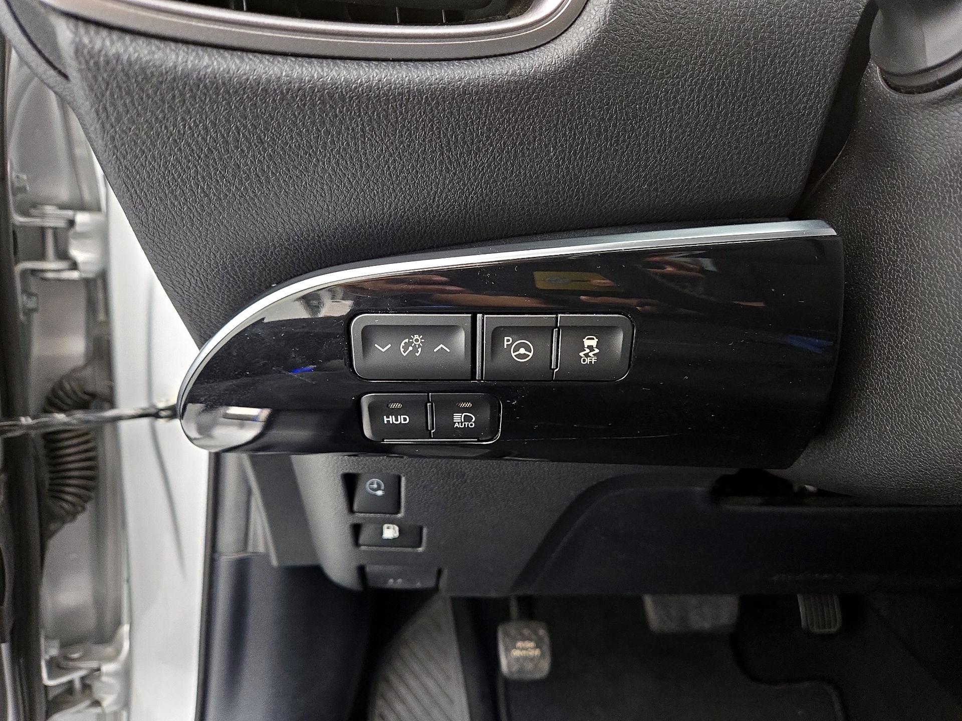 Thumbnail: 2021 Toyota Prius Prime - 13