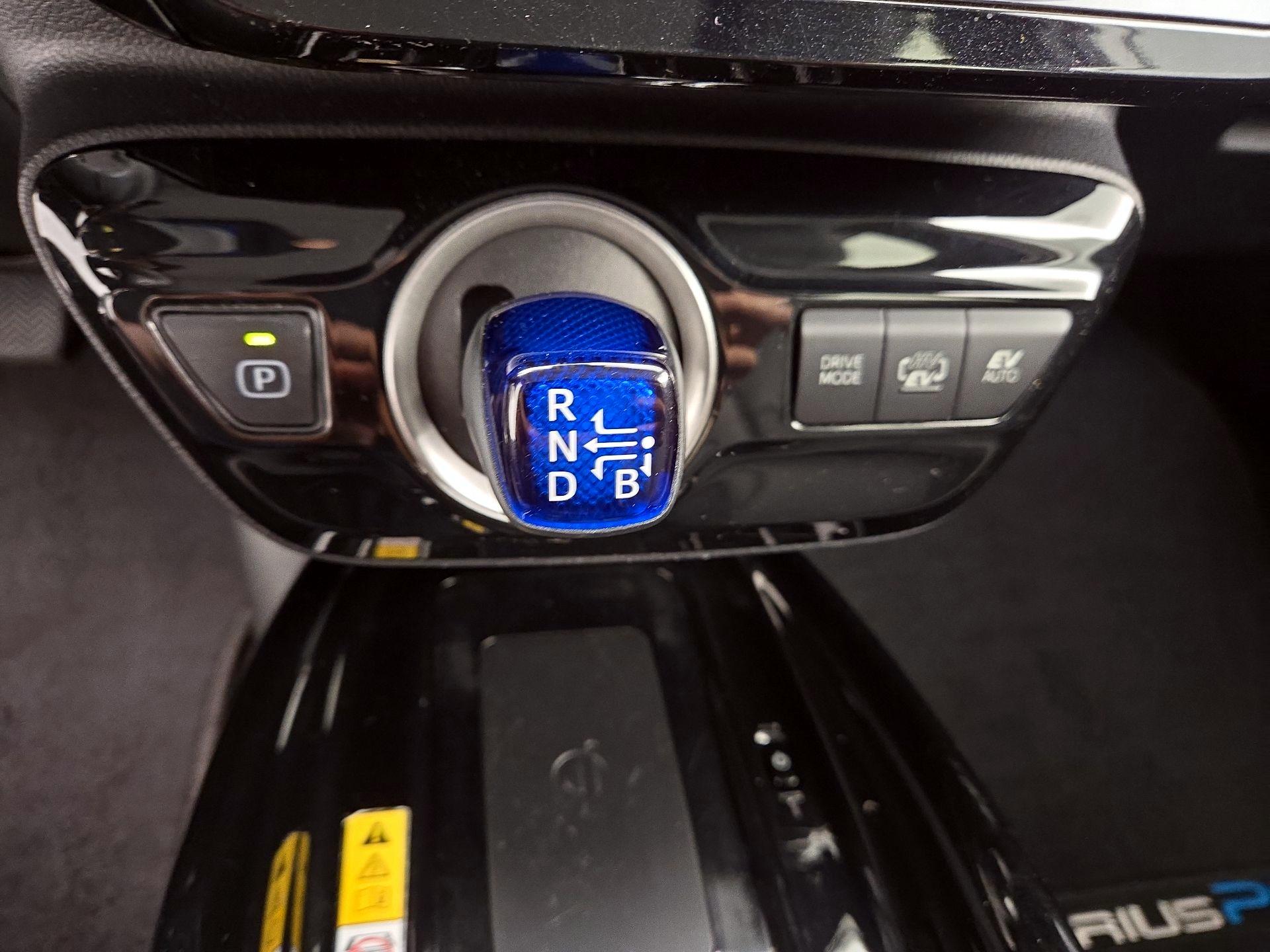 Thumbnail: 2021 Toyota Prius Prime - 18