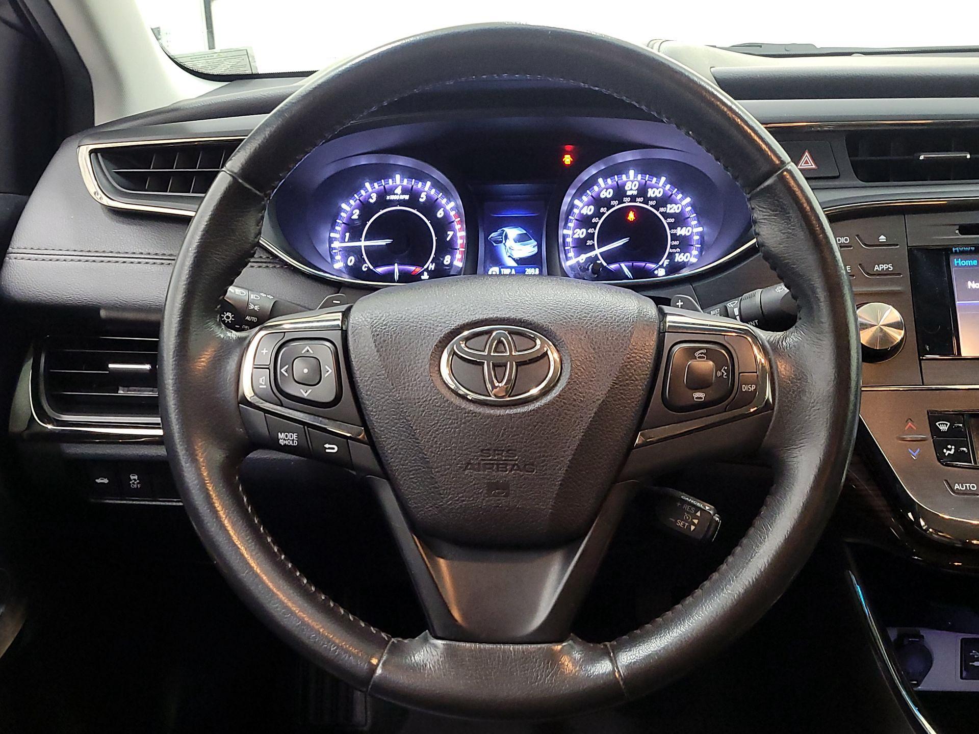 Thumbnail: 2015 Toyota Avalon - 10