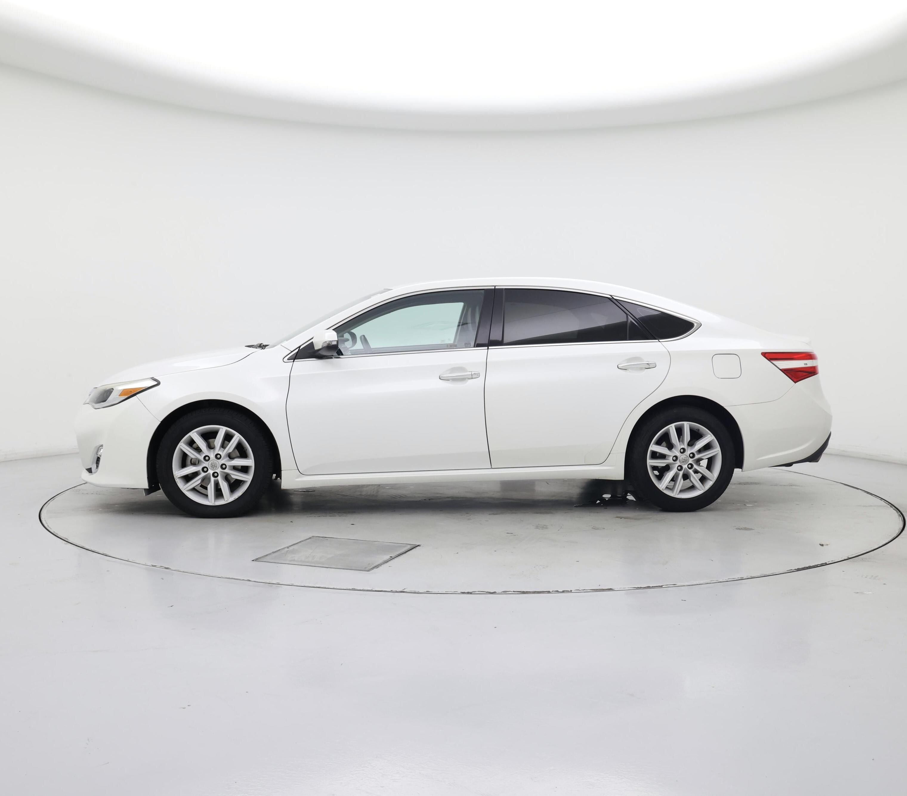 Thumbnail: 2015 Toyota Avalon - 3
