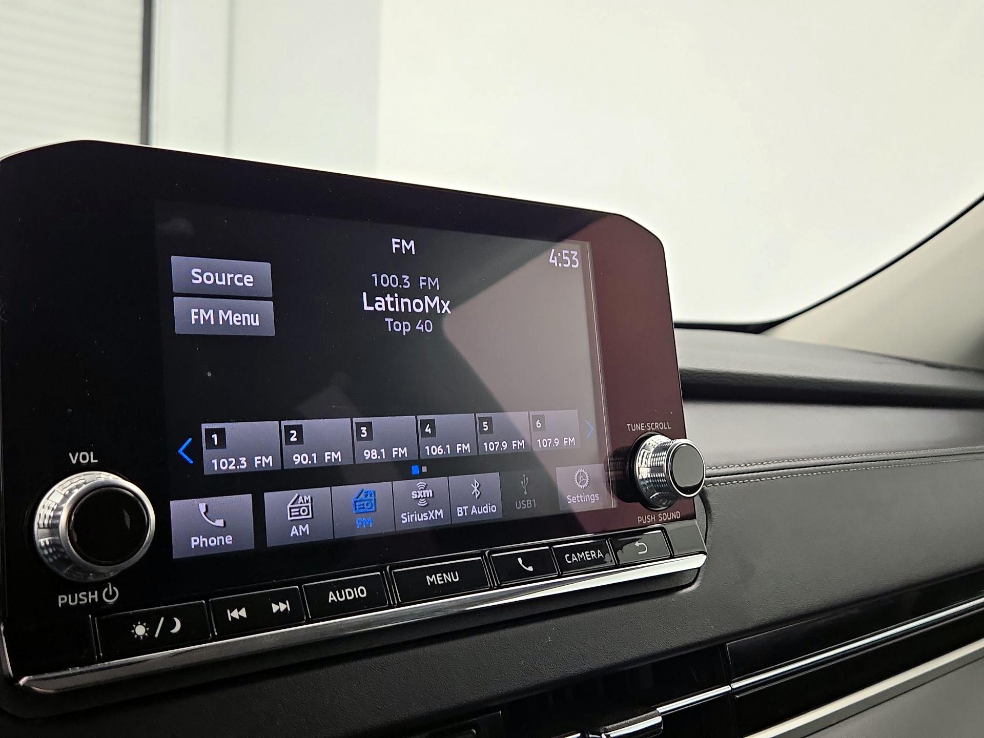 Thumbnail: 2023 Mitsubishi Outlander - 15