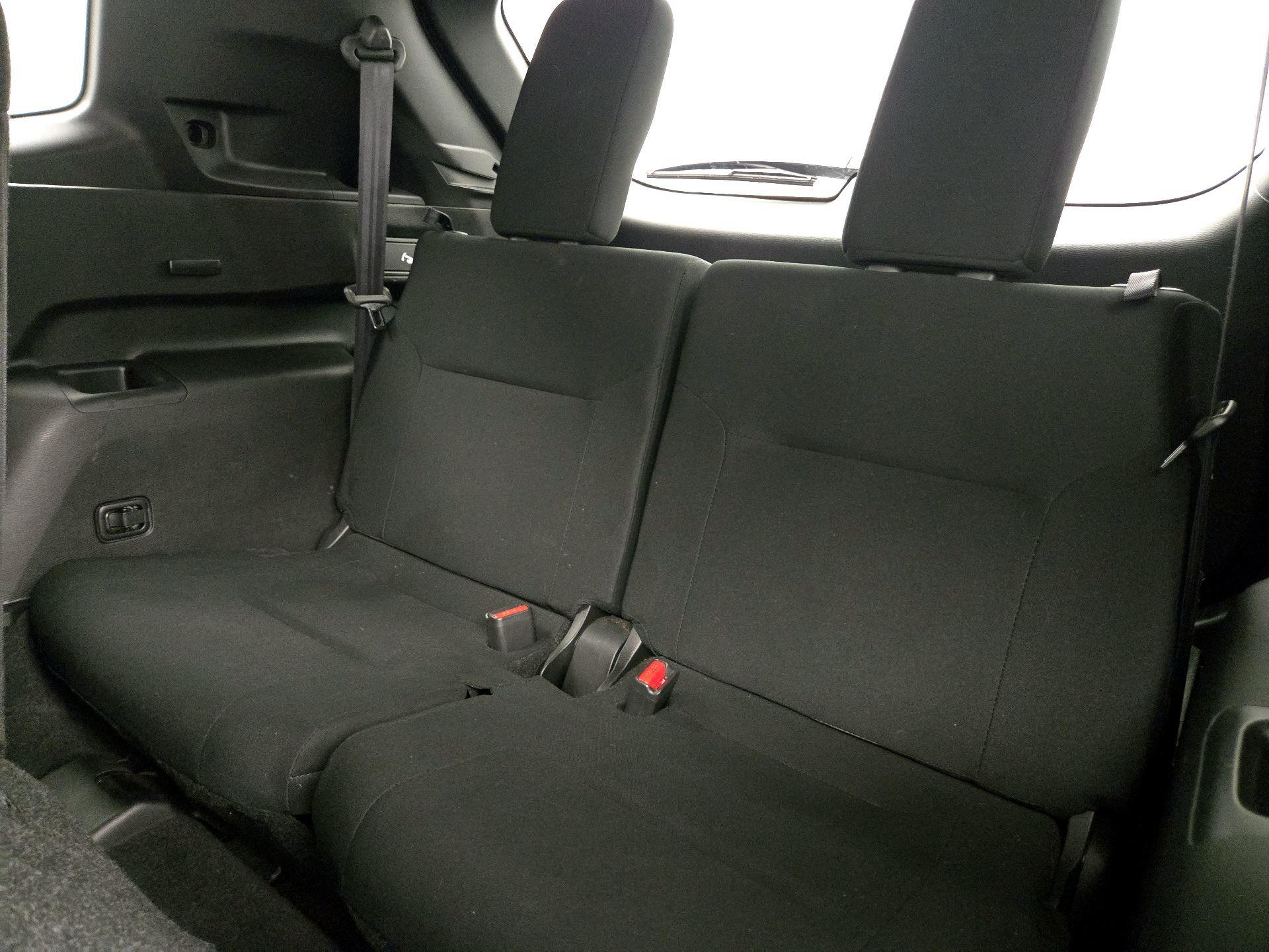 Thumbnail: 2023 Mitsubishi Outlander - 20