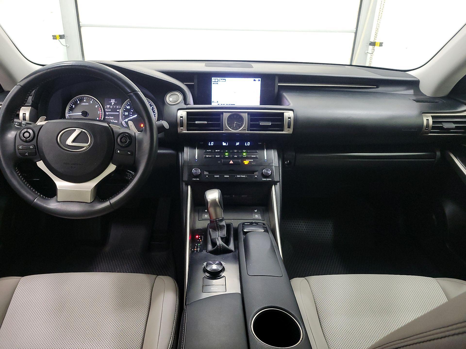 Thumbnail: 2014 Lexus IS - 9