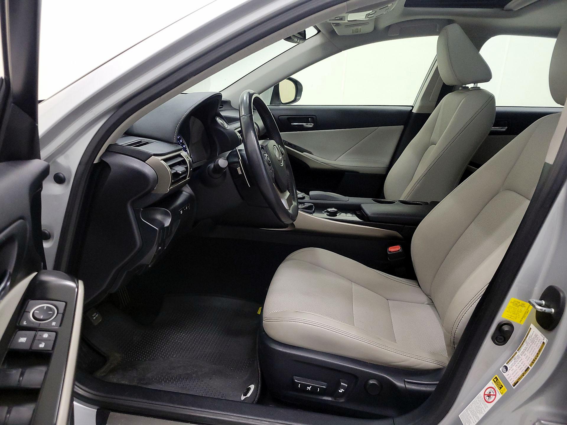 Thumbnail: 2014 Lexus IS - 11