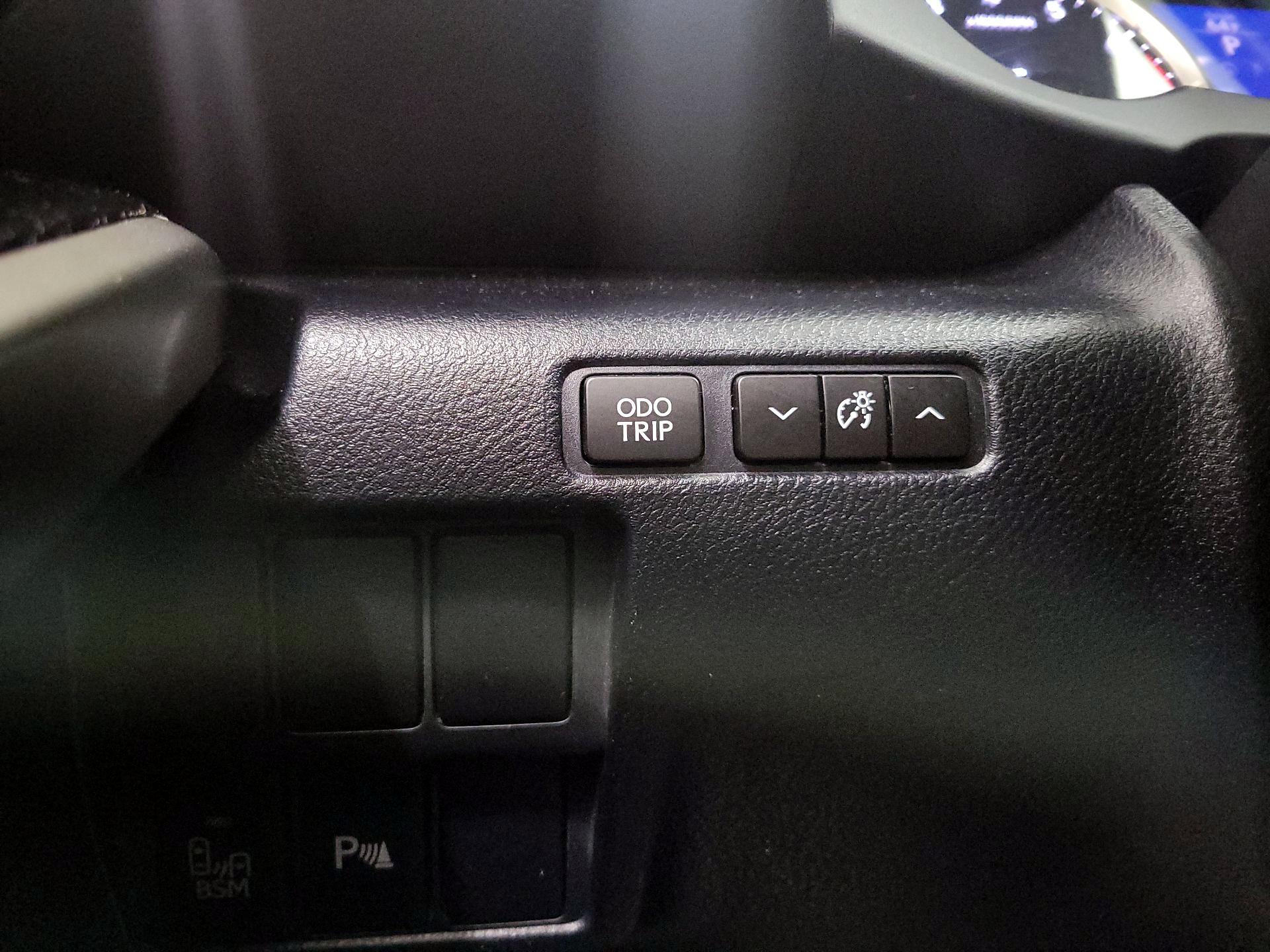 Thumbnail: 2014 Lexus IS - 13