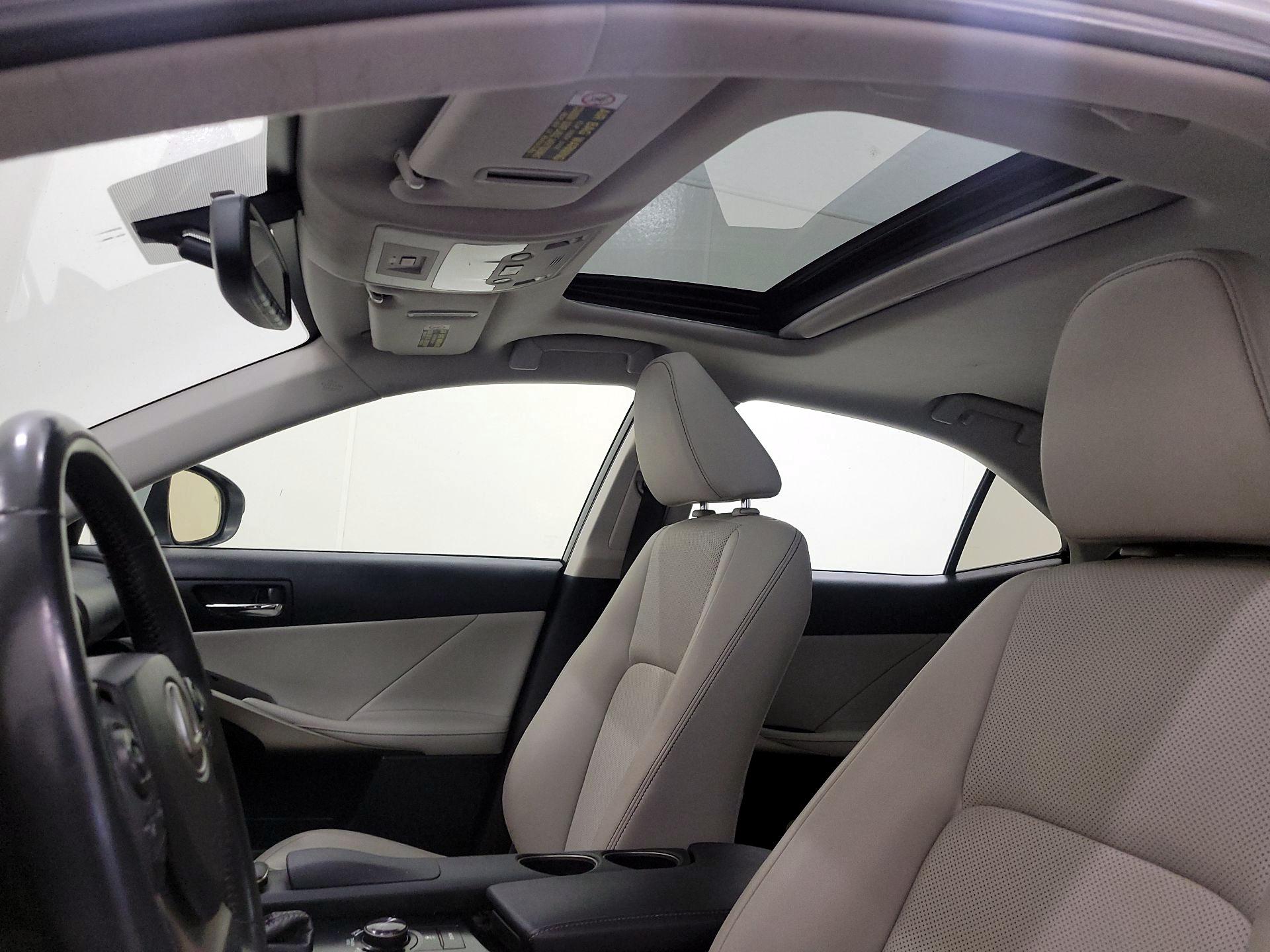 Thumbnail: 2014 Lexus IS - 20