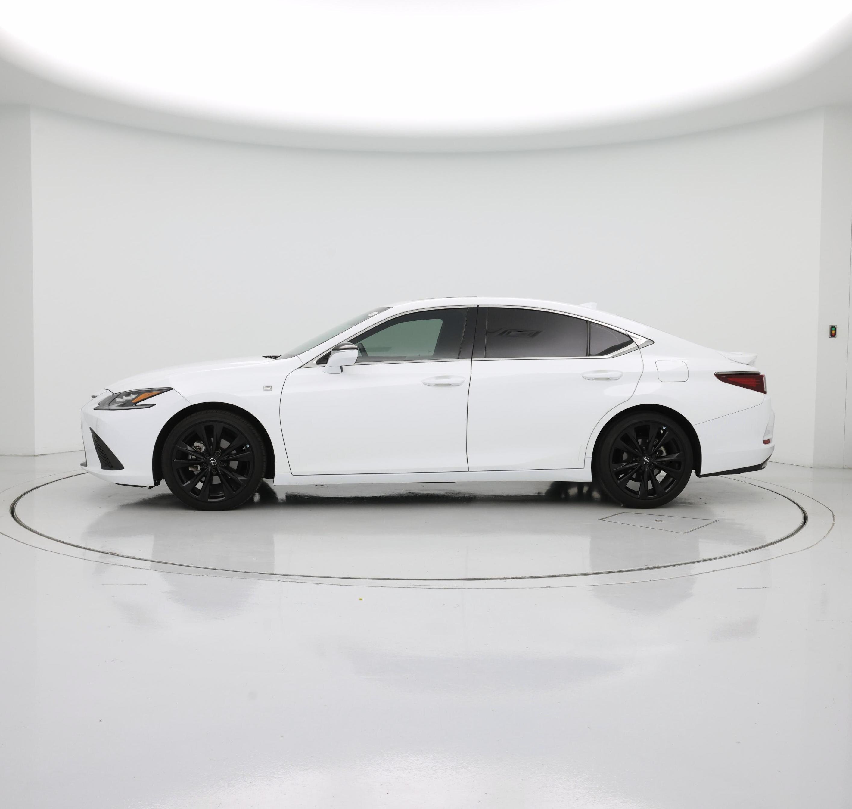 Thumbnail: 2022 Lexus ES - 3