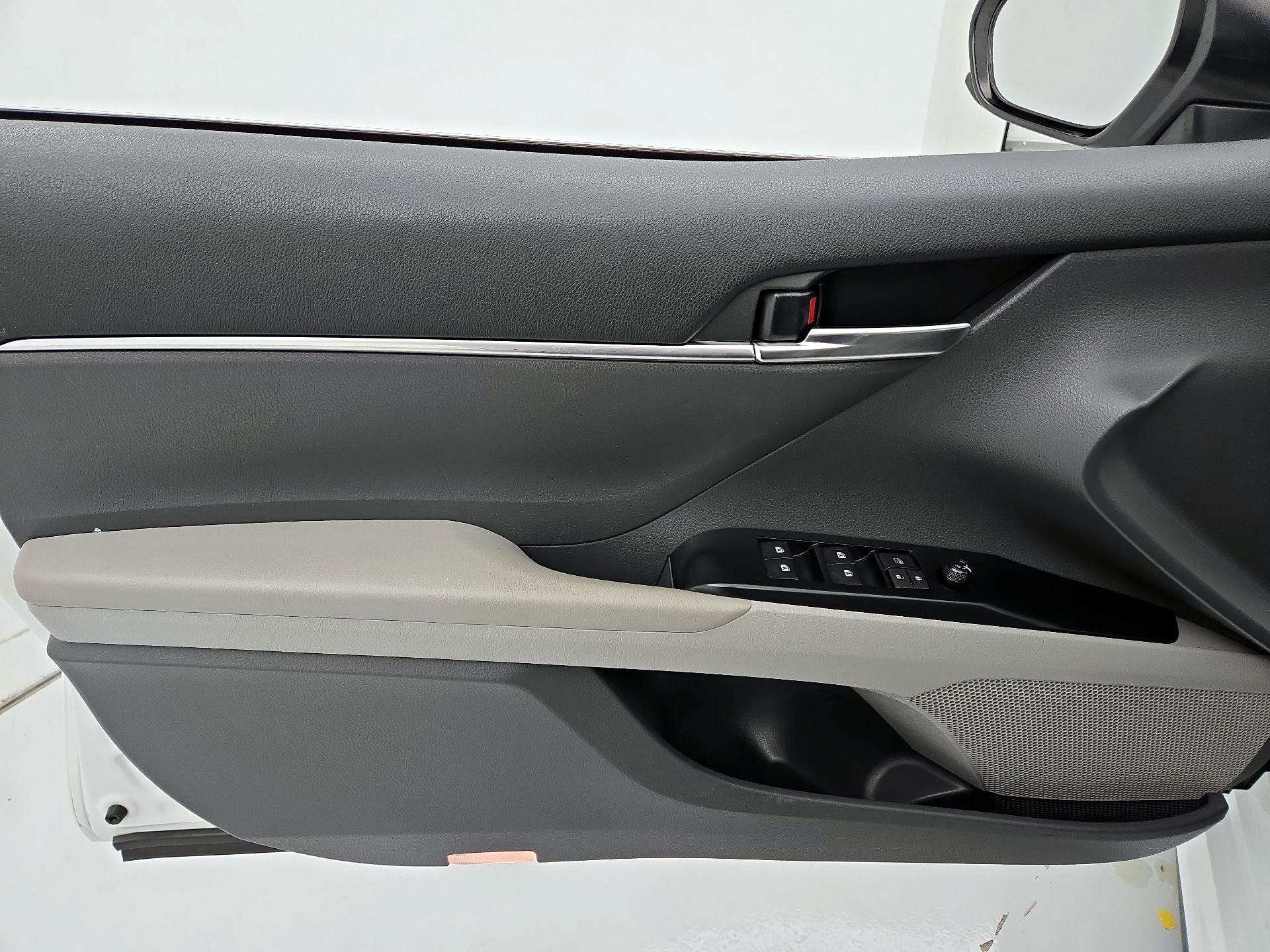 Thumbnail: 2019 Toyota Camry - 12