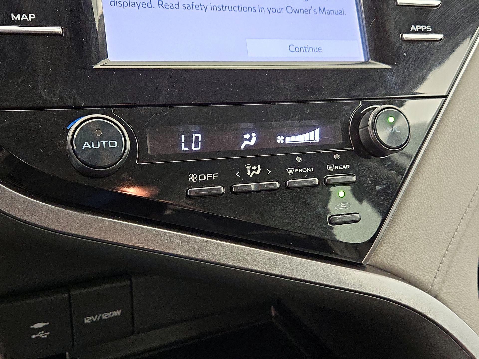 Thumbnail: 2019 Toyota Camry - 16