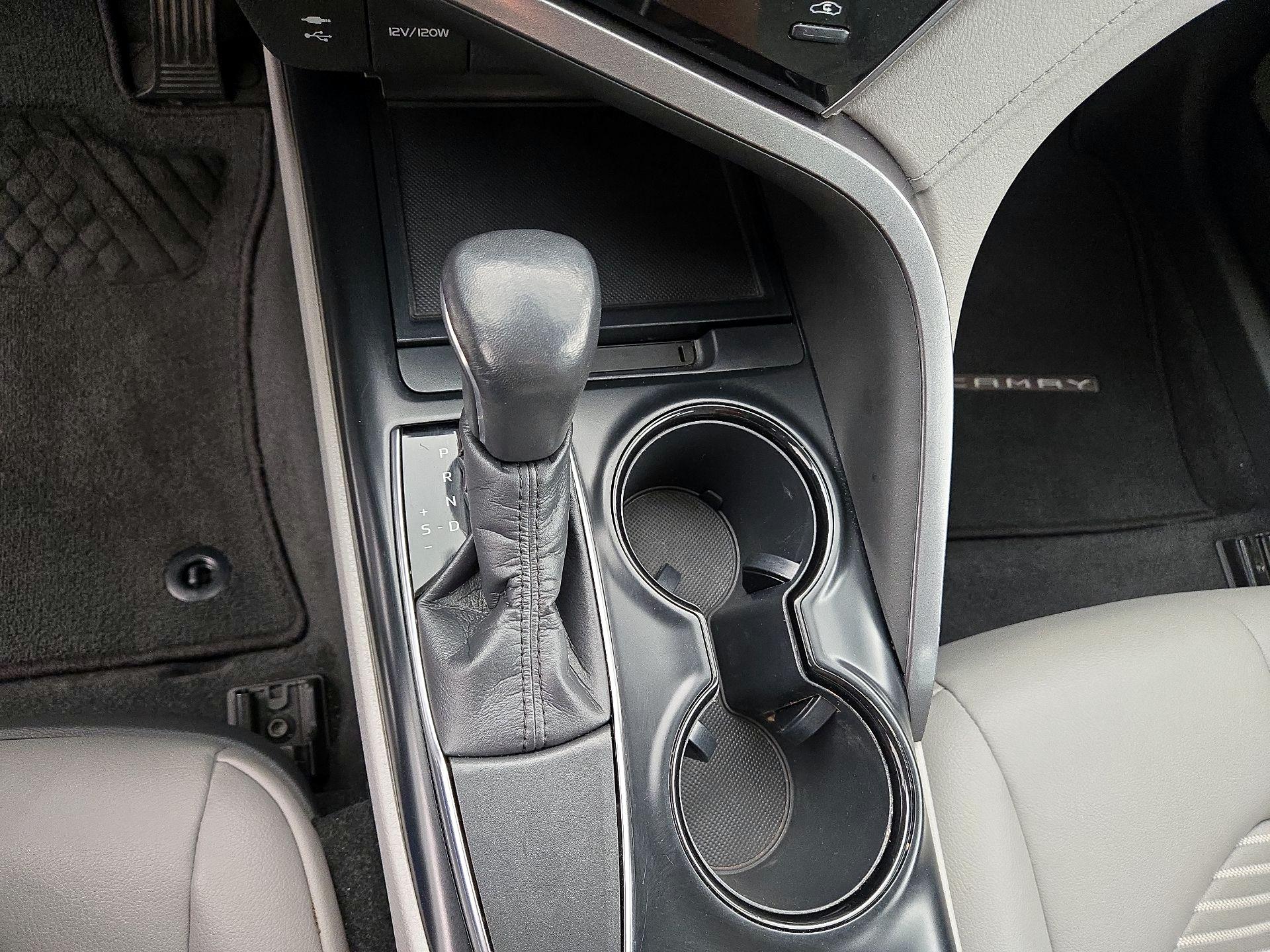 Thumbnail: 2019 Toyota Camry - 17