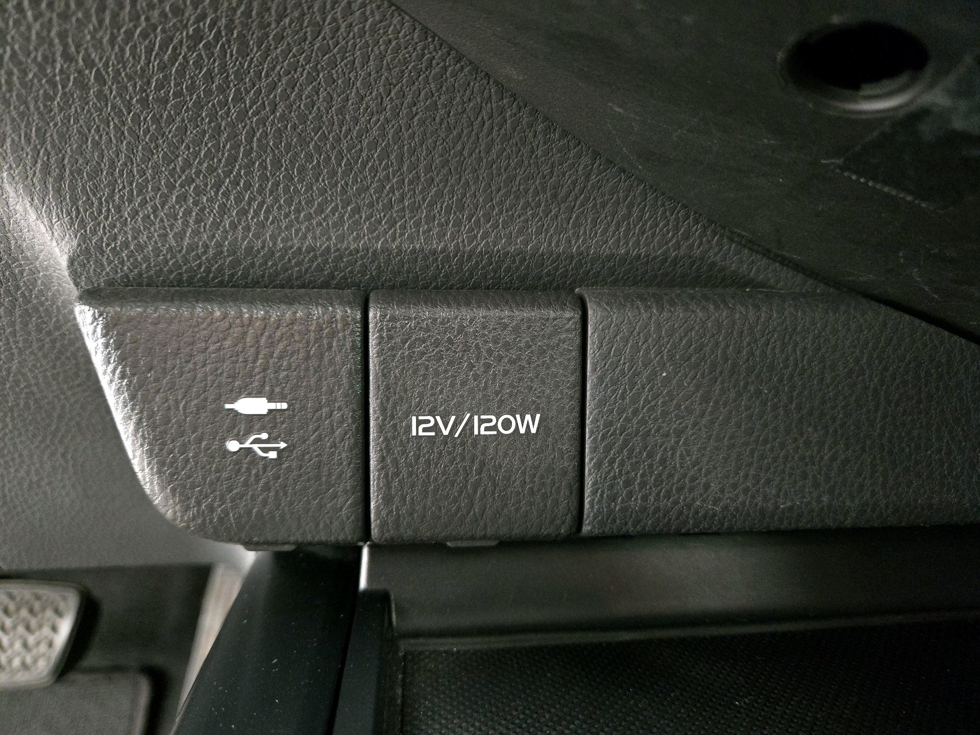 Thumbnail: 2019 Toyota Camry - 18