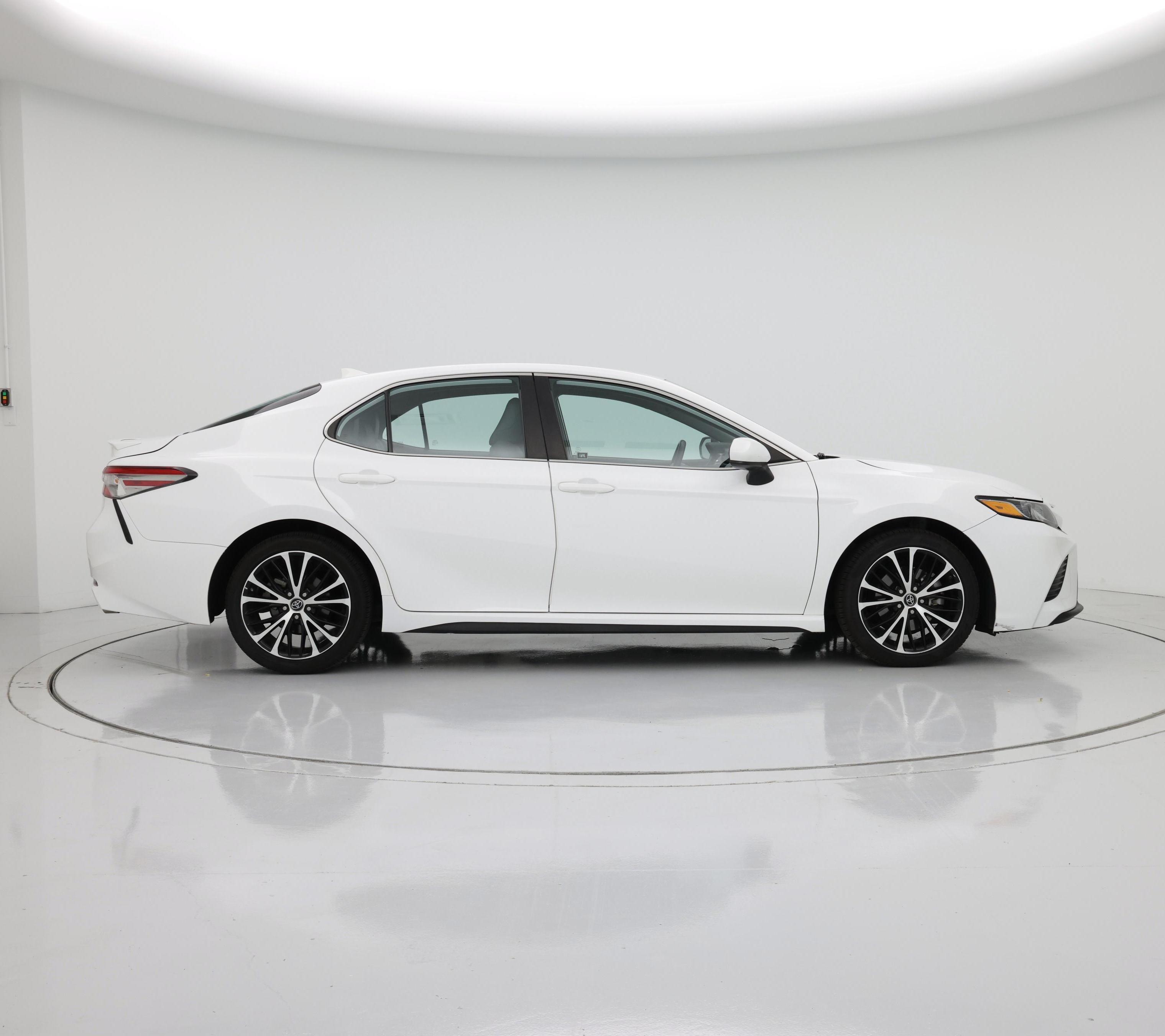 Thumbnail: 2019 Toyota Camry - 7