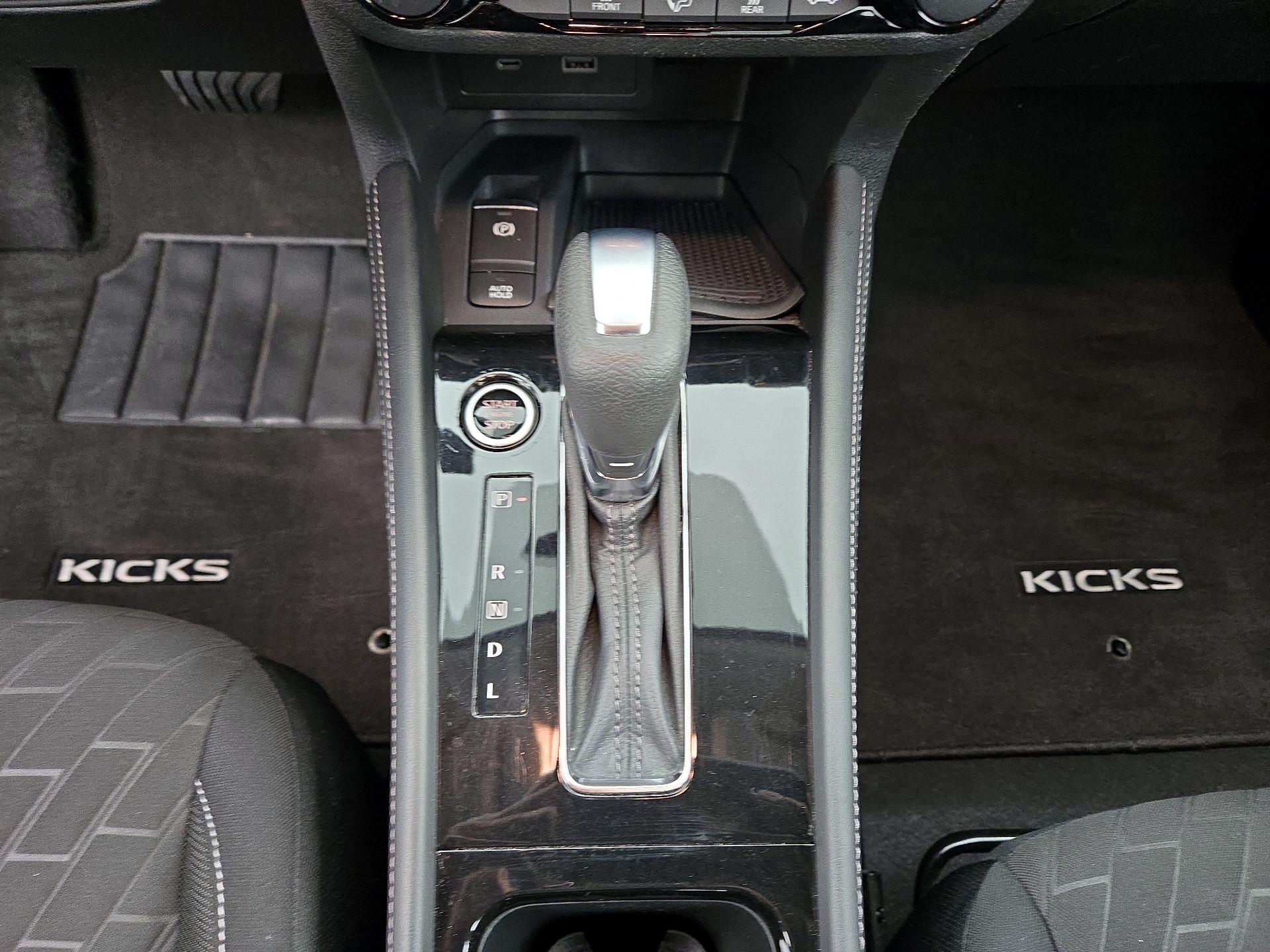 Thumbnail: 2021 Nissan Kicks - 16