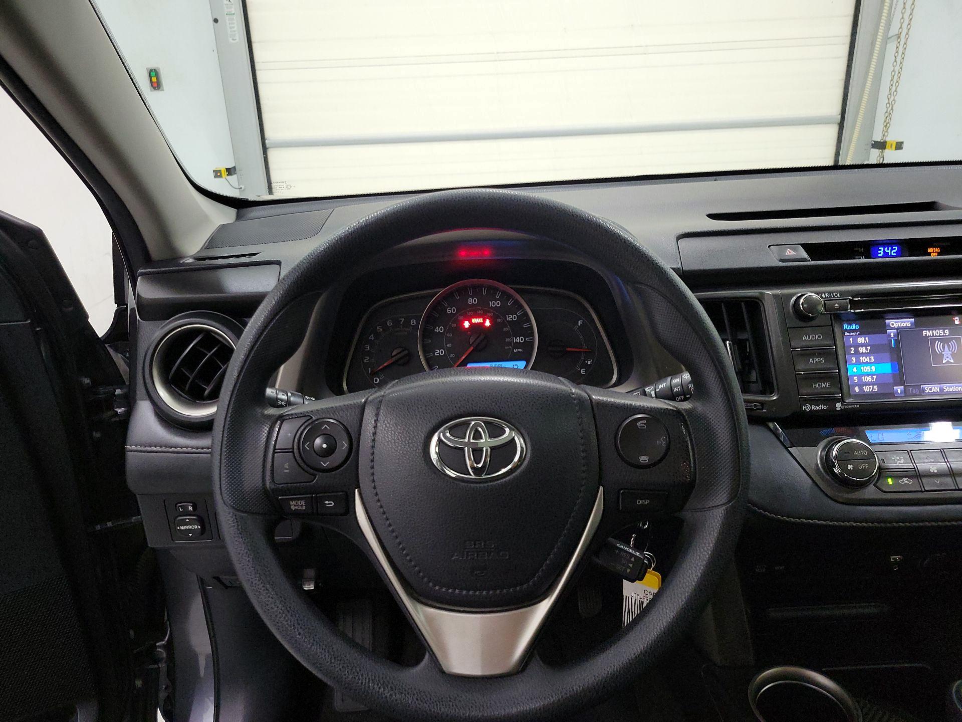 Thumbnail: 2015 Toyota RAV4 - 10