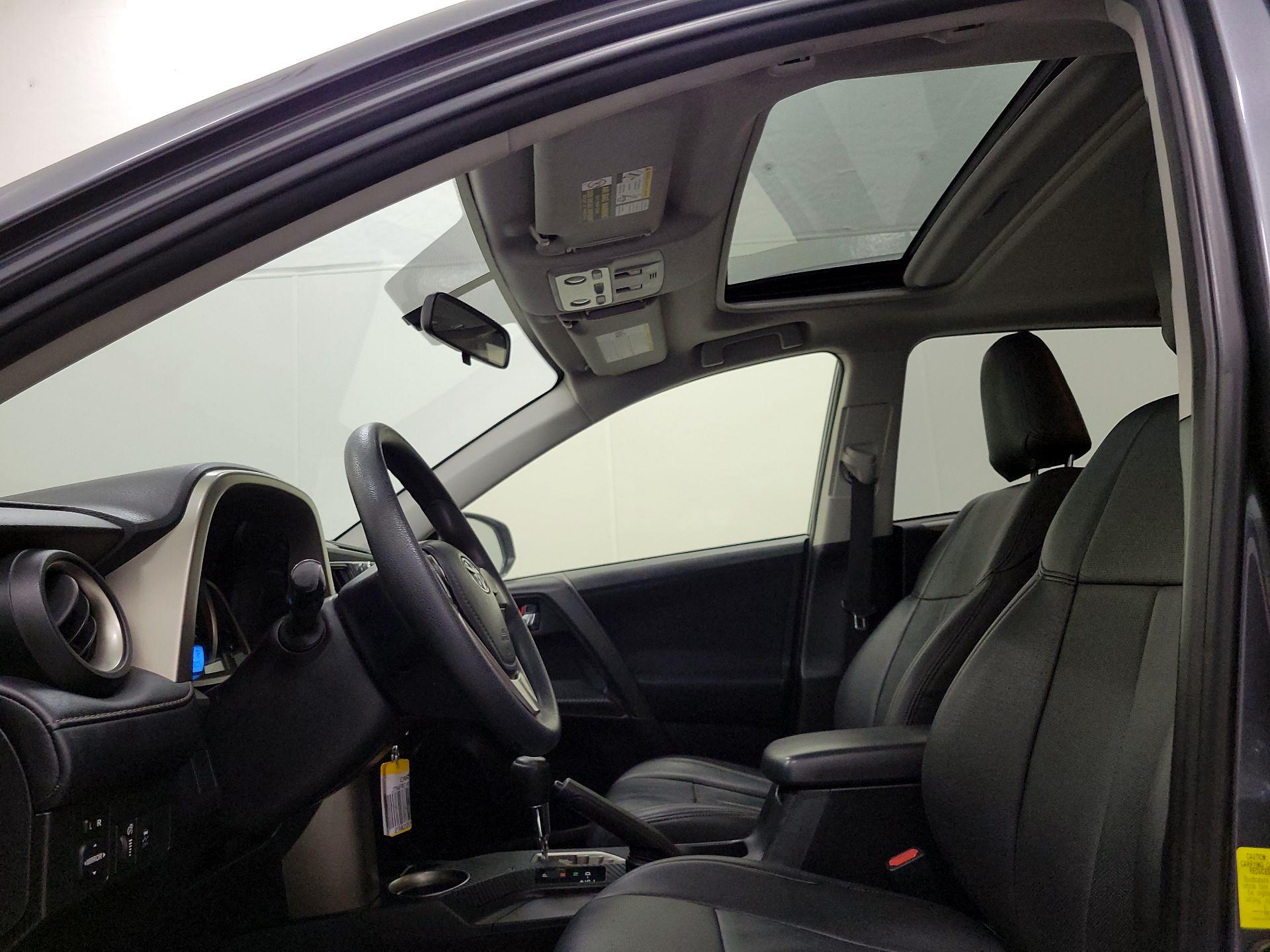 Thumbnail: 2015 Toyota RAV4 - 19