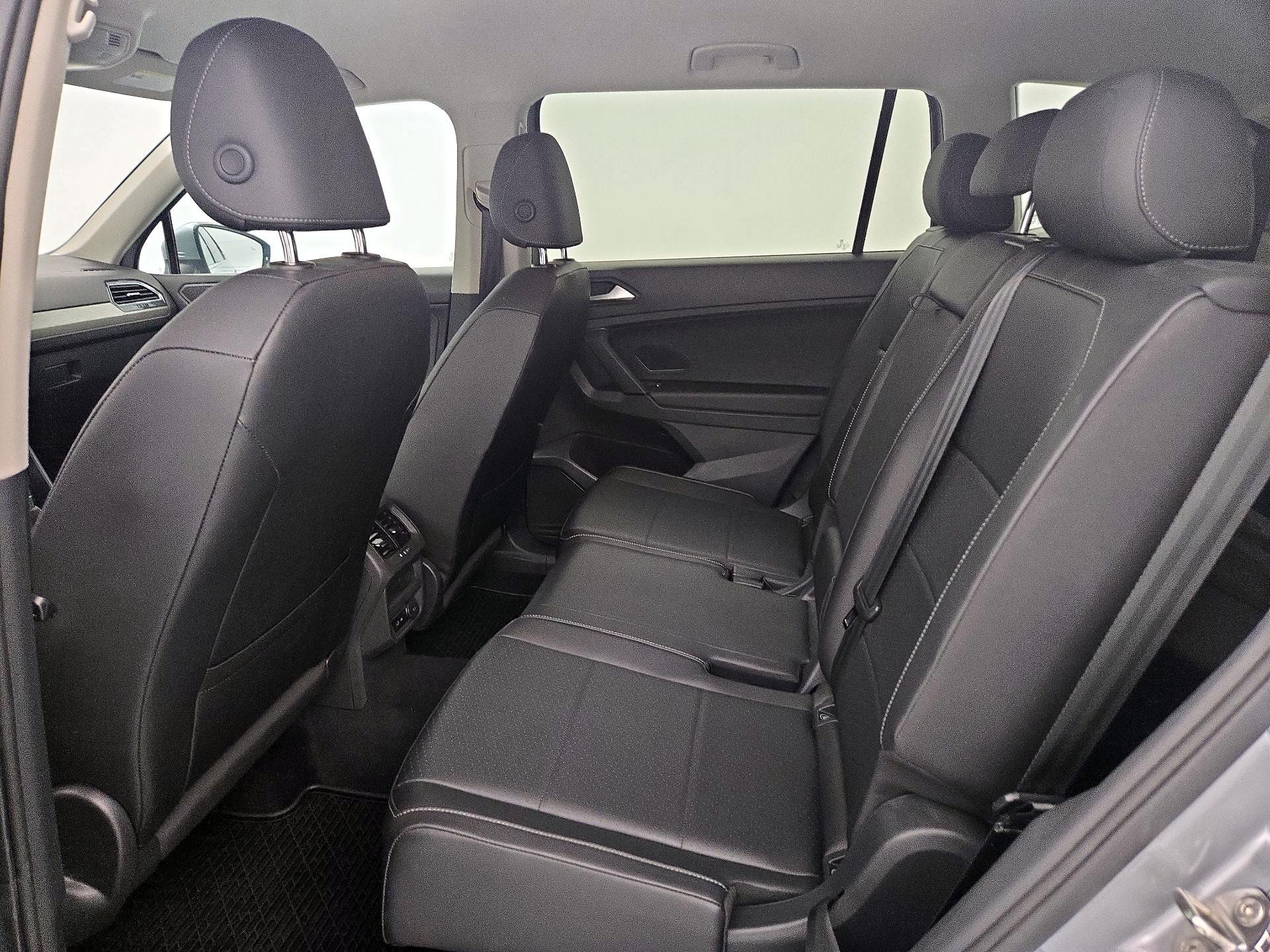 Thumbnail: 2019 Volkswagen Tiguan - 19