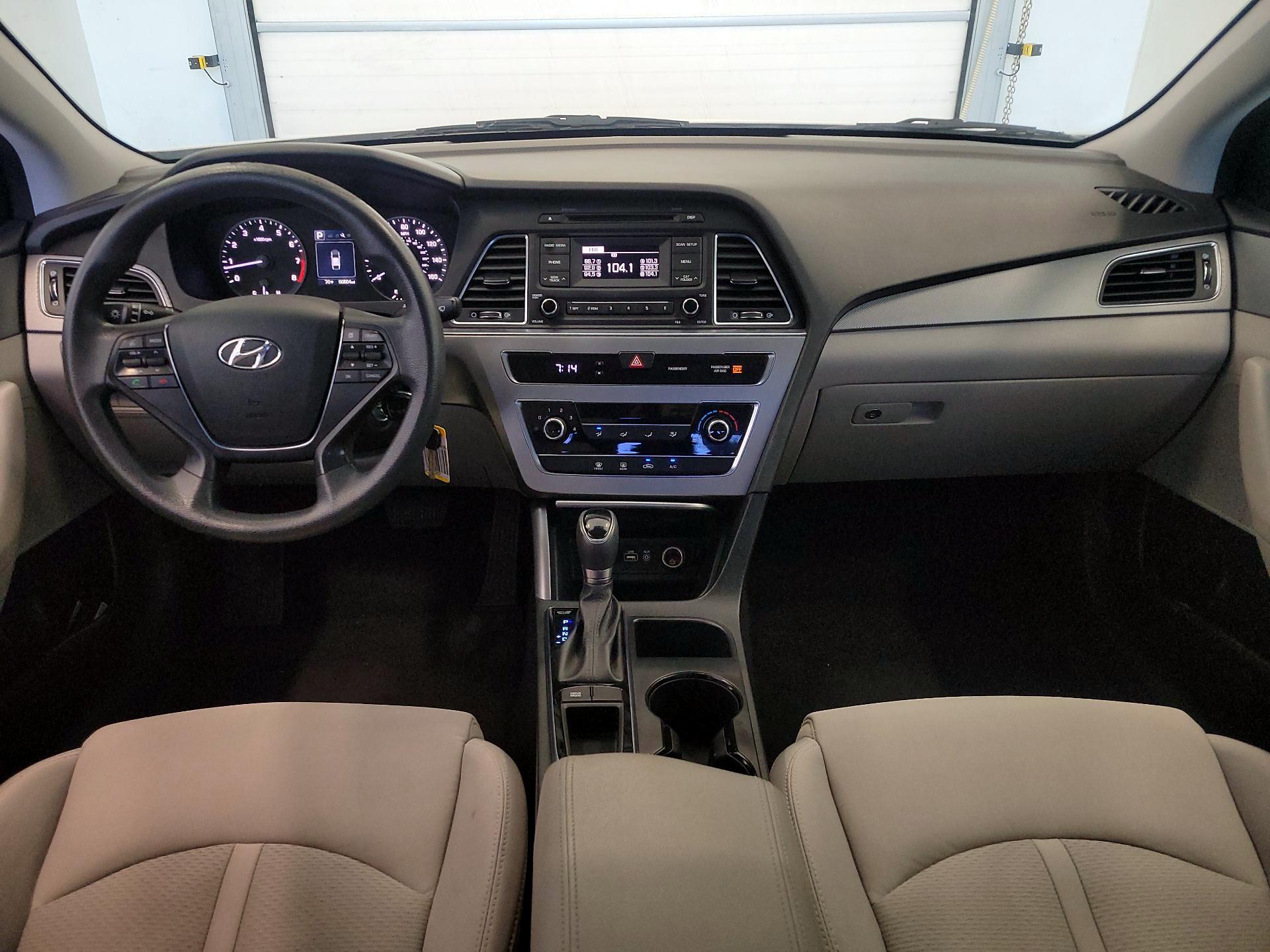 Thumbnail: 2016 Hyundai Sonata - 9