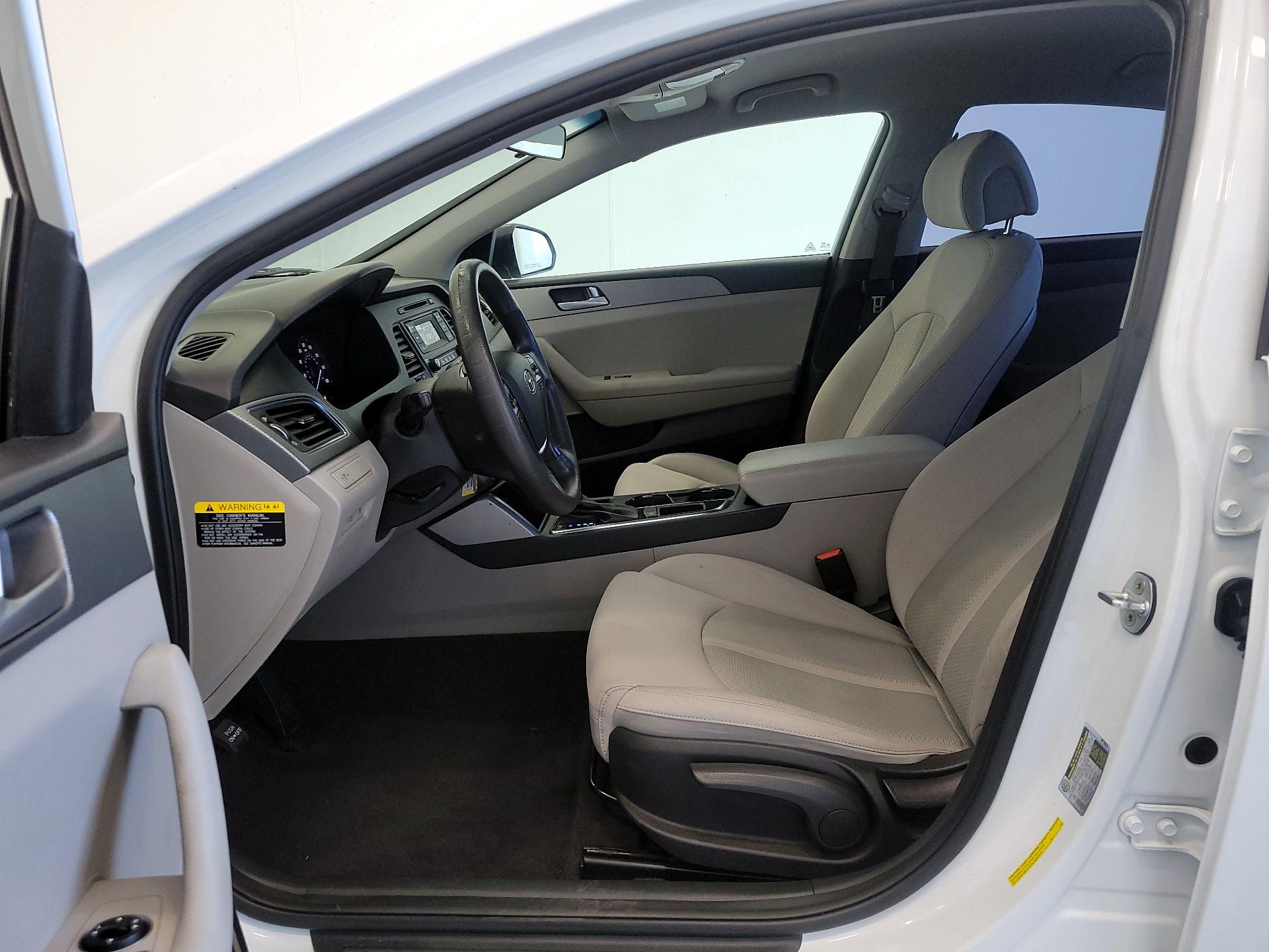 Thumbnail: 2016 Hyundai Sonata - 11