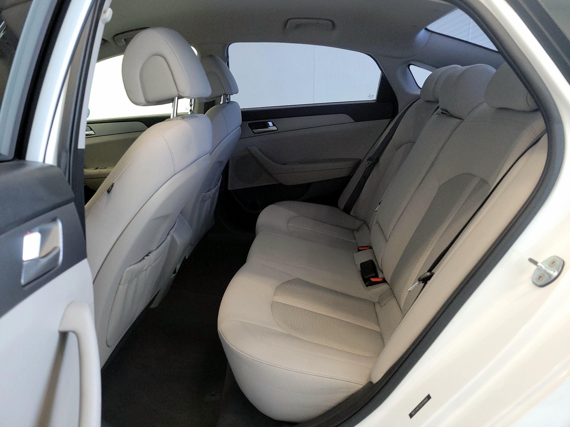 Thumbnail: 2016 Hyundai Sonata - 18