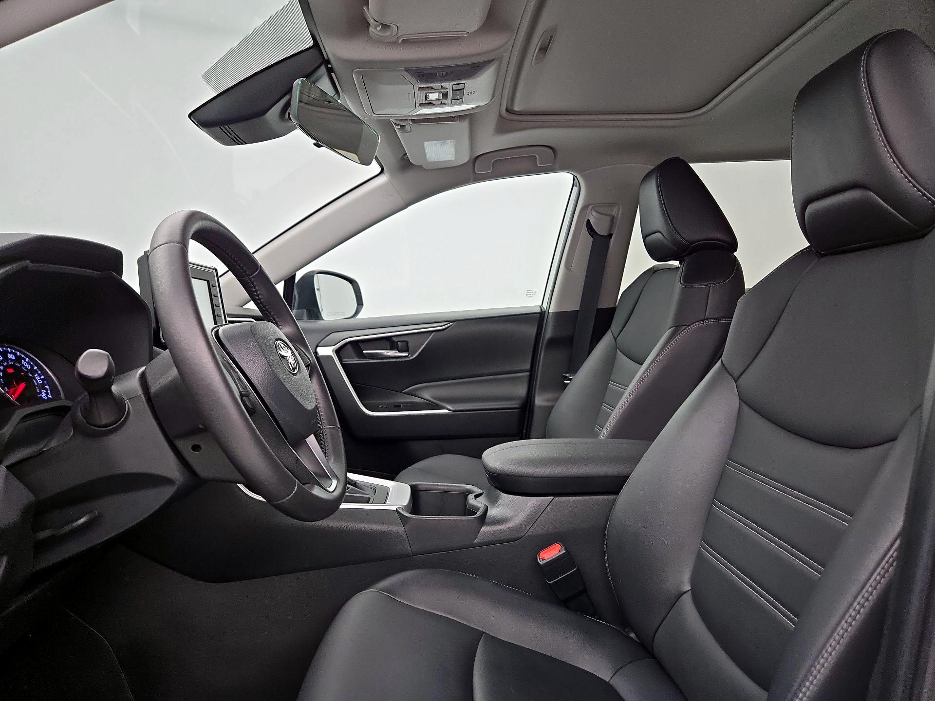 Thumbnail: 2022 Toyota RAV4 - 11