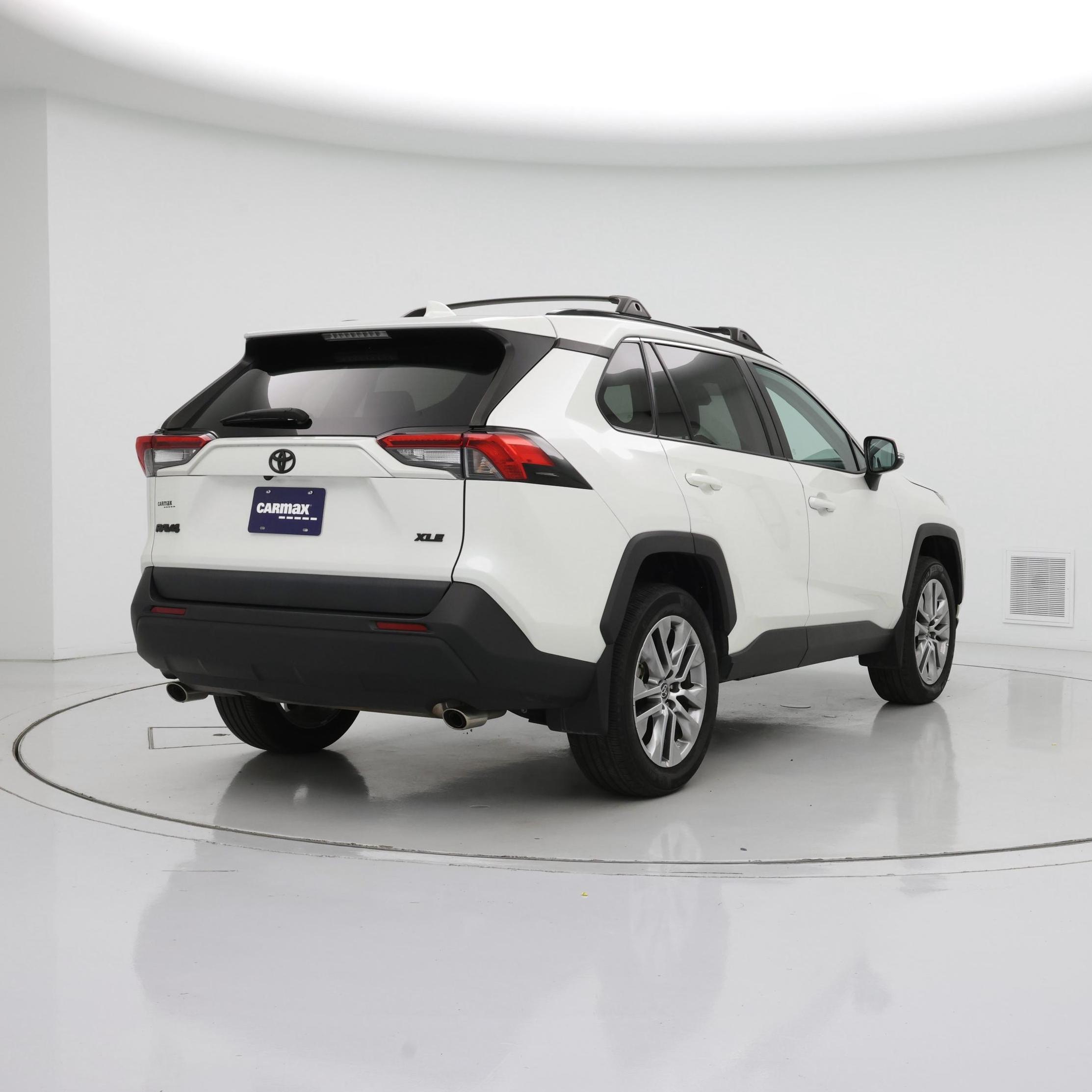 Thumbnail: 2022 Toyota RAV4 - 8