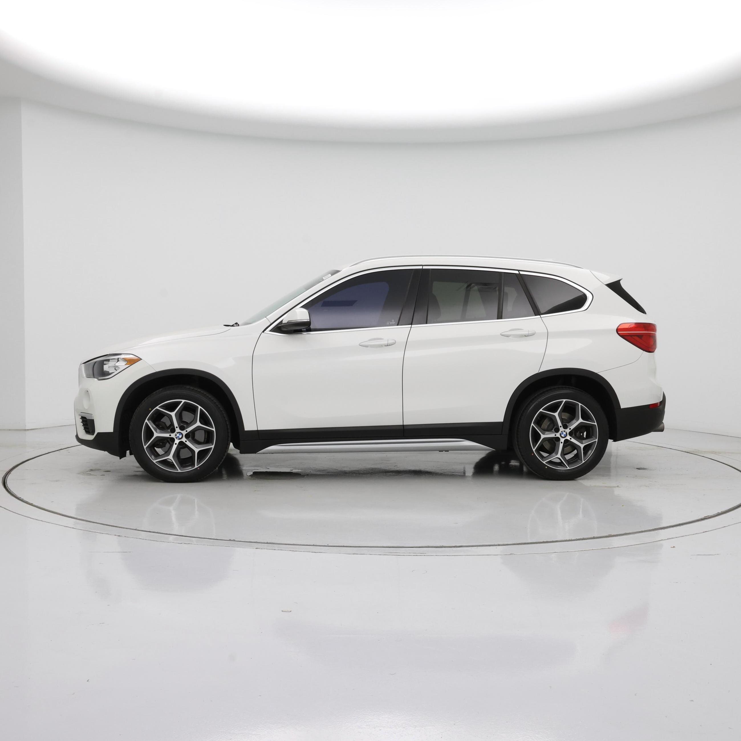 Thumbnail: 2019 BMW X1 - 3