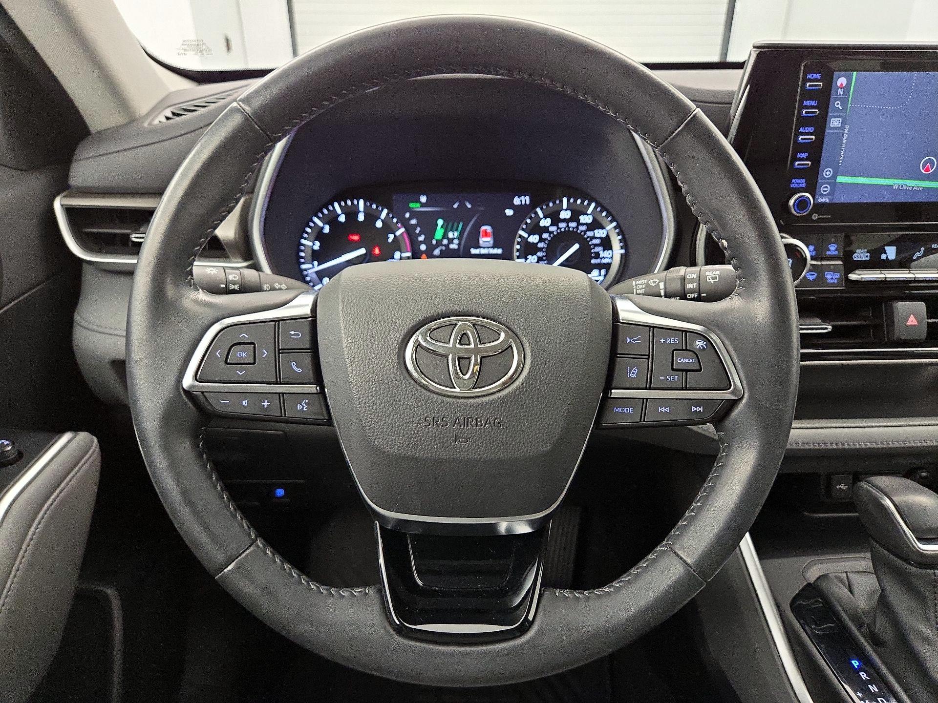 Thumbnail: 2021 Toyota Highlander - 10