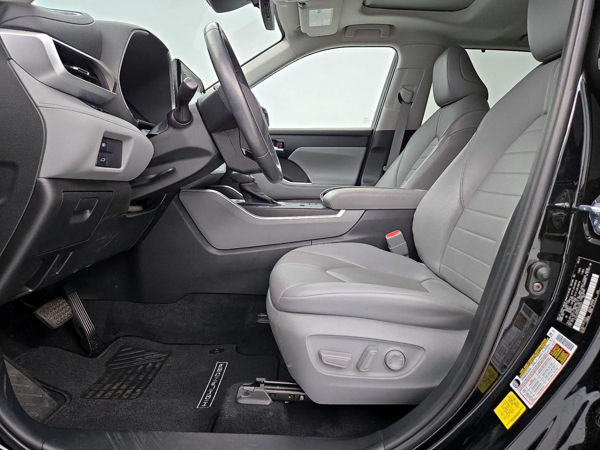 Thumbnail: 2021 Toyota Highlander - 11
