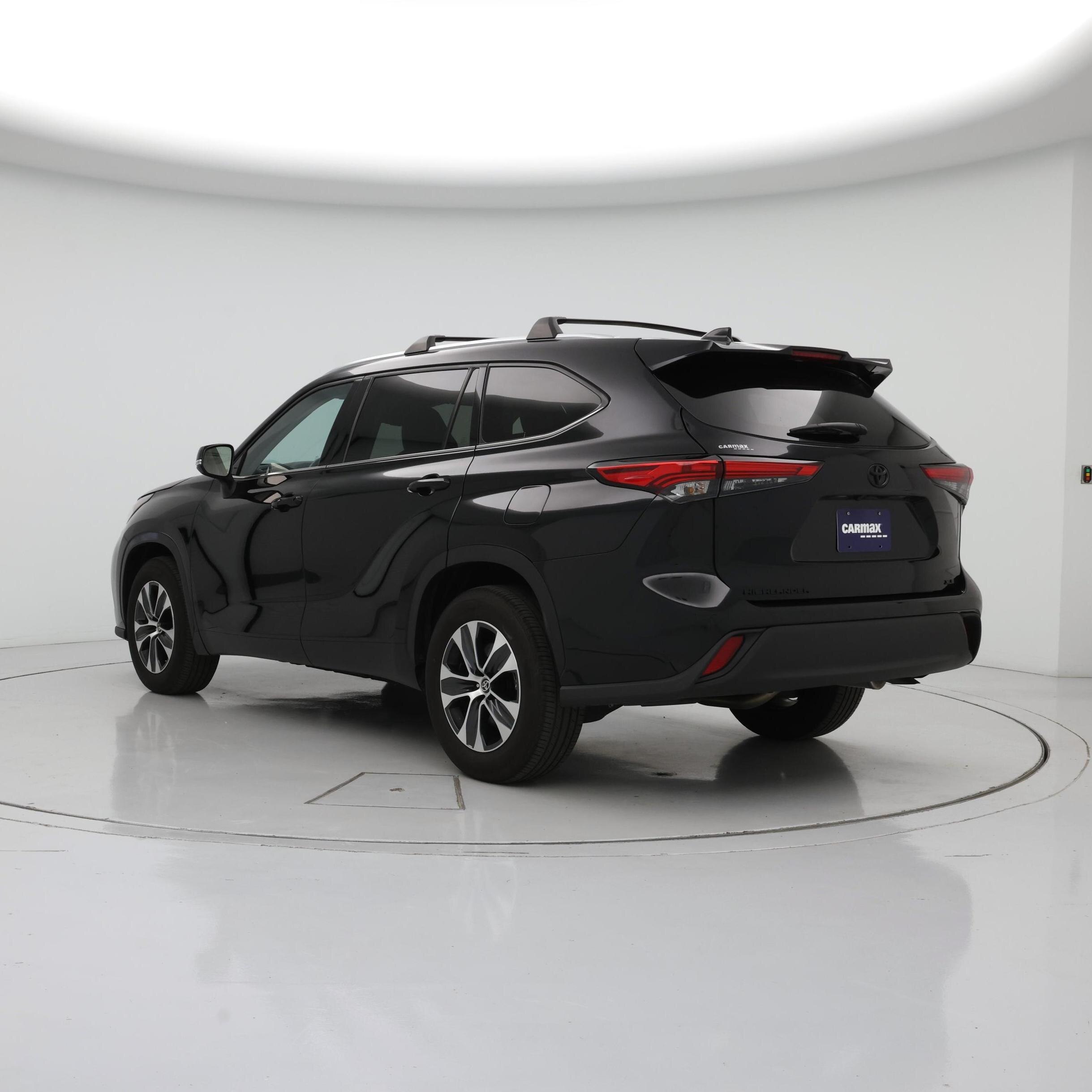 Thumbnail: 2021 Toyota Highlander - 2