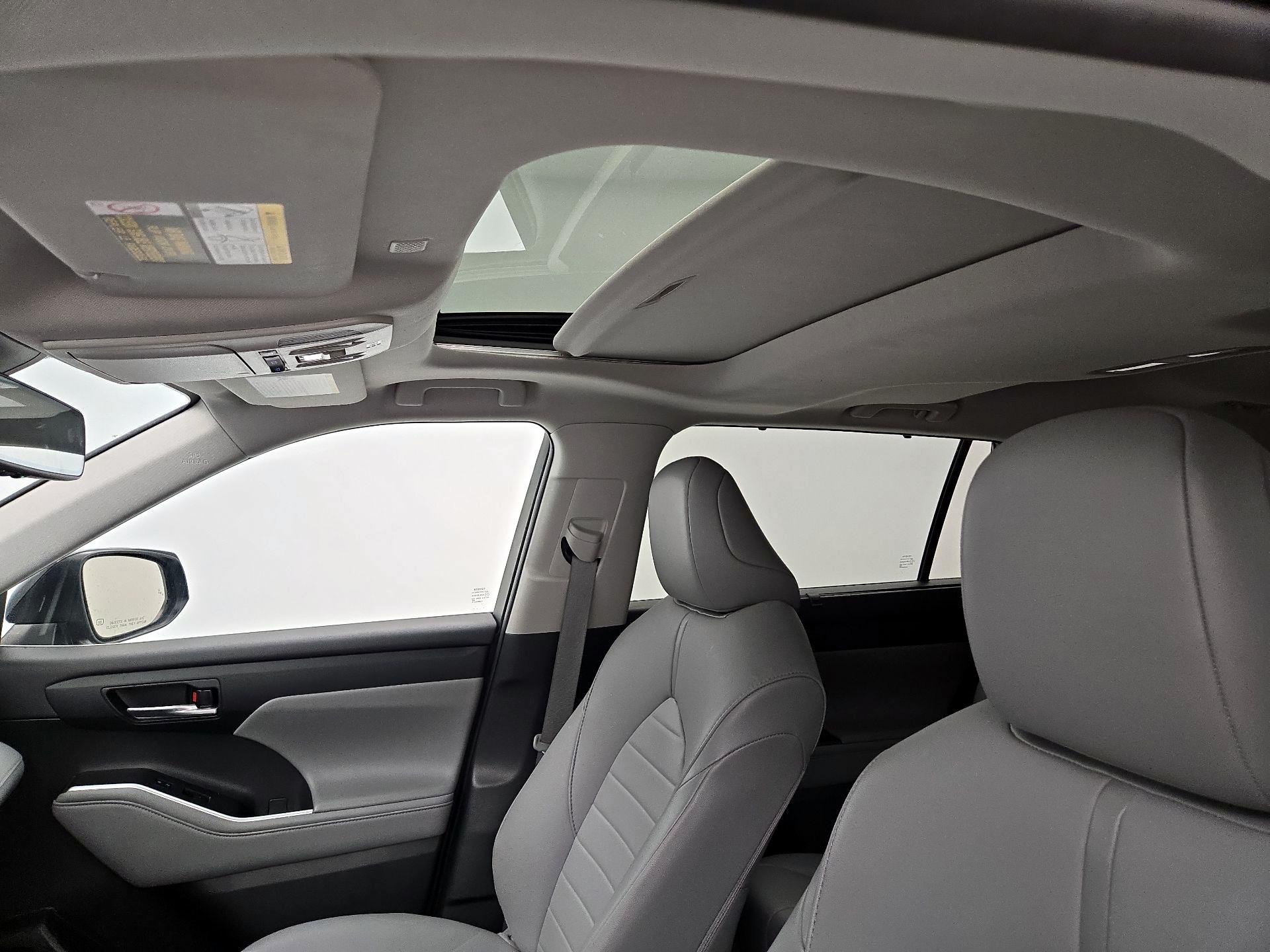 Thumbnail: 2021 Toyota Highlander - 20