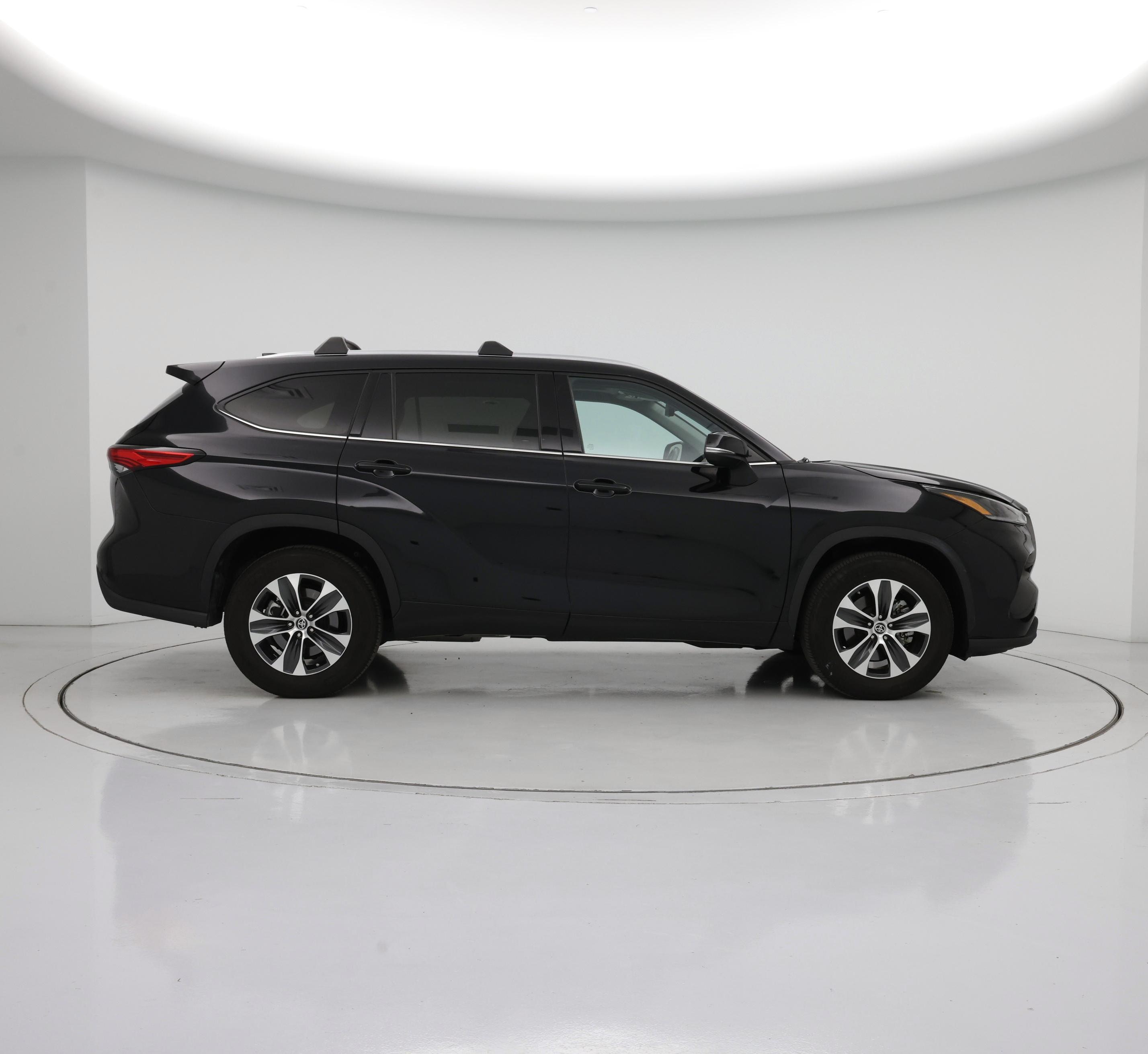 Thumbnail: 2021 Toyota Highlander - 7