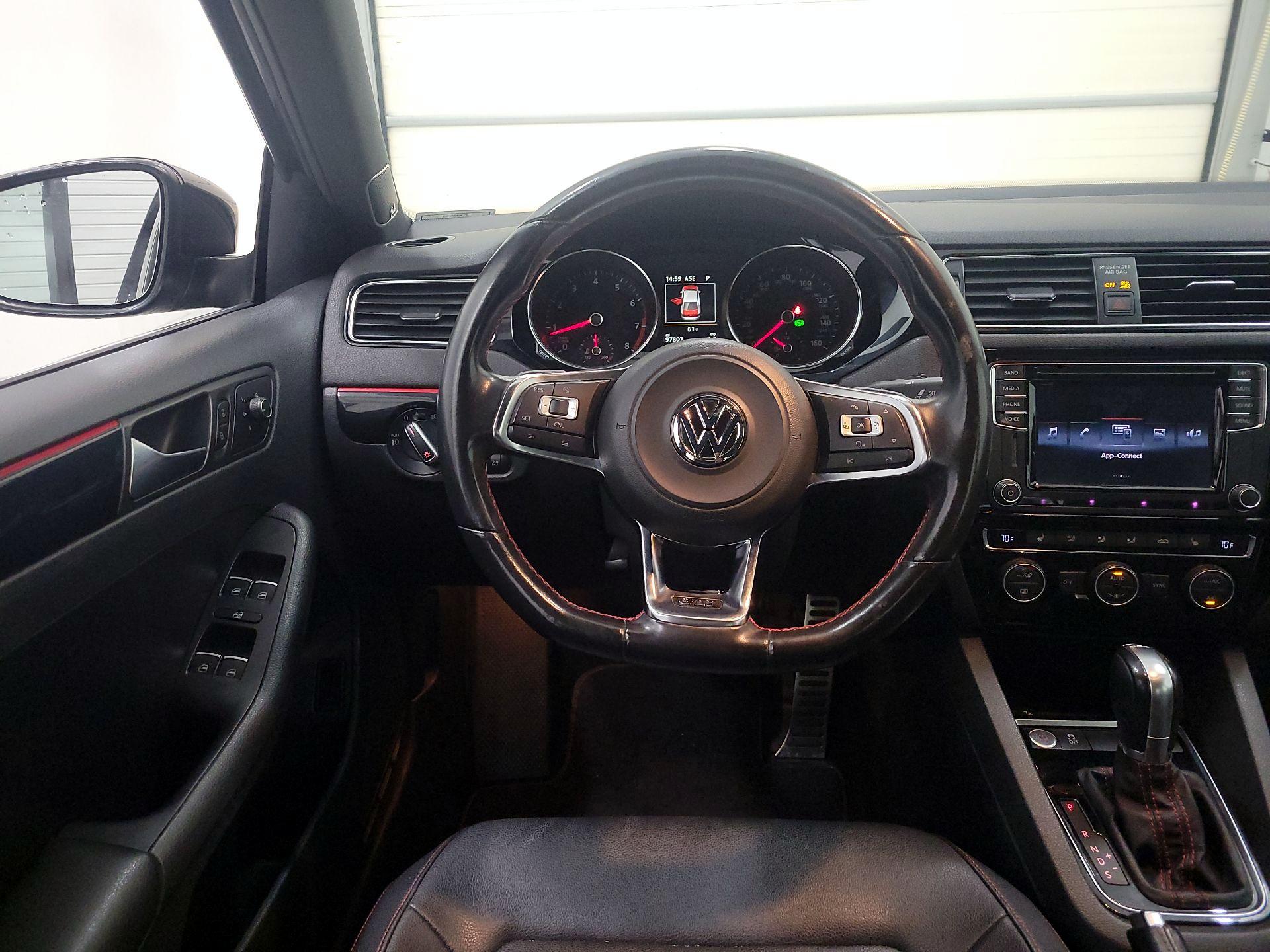 Thumbnail: 2016 Volkswagen Jetta - 10