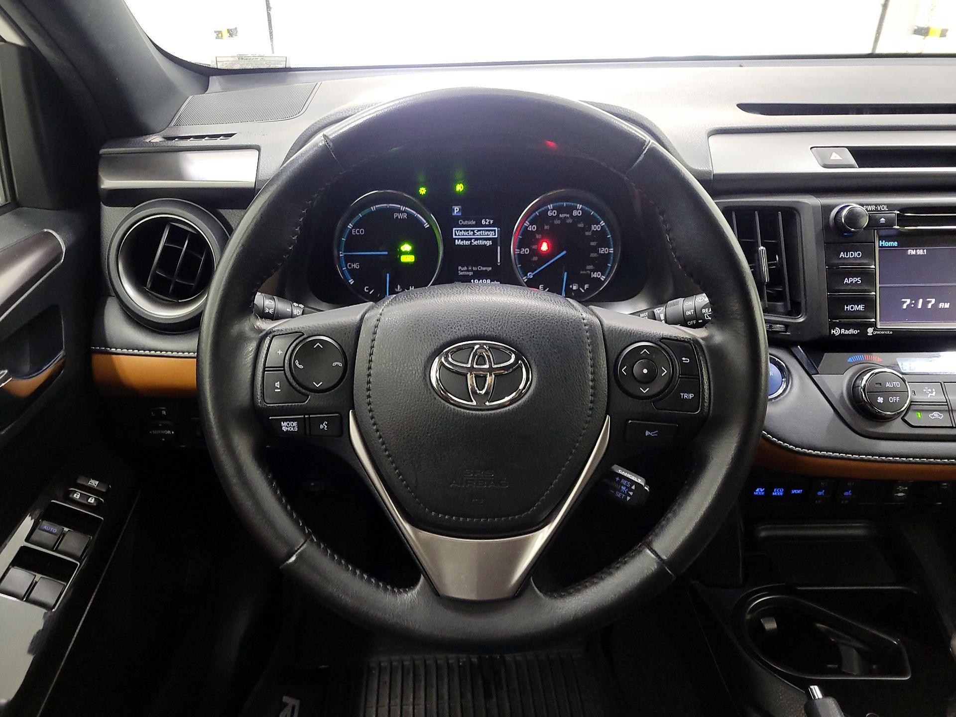 Thumbnail: 2017 Toyota RAV4 - 10