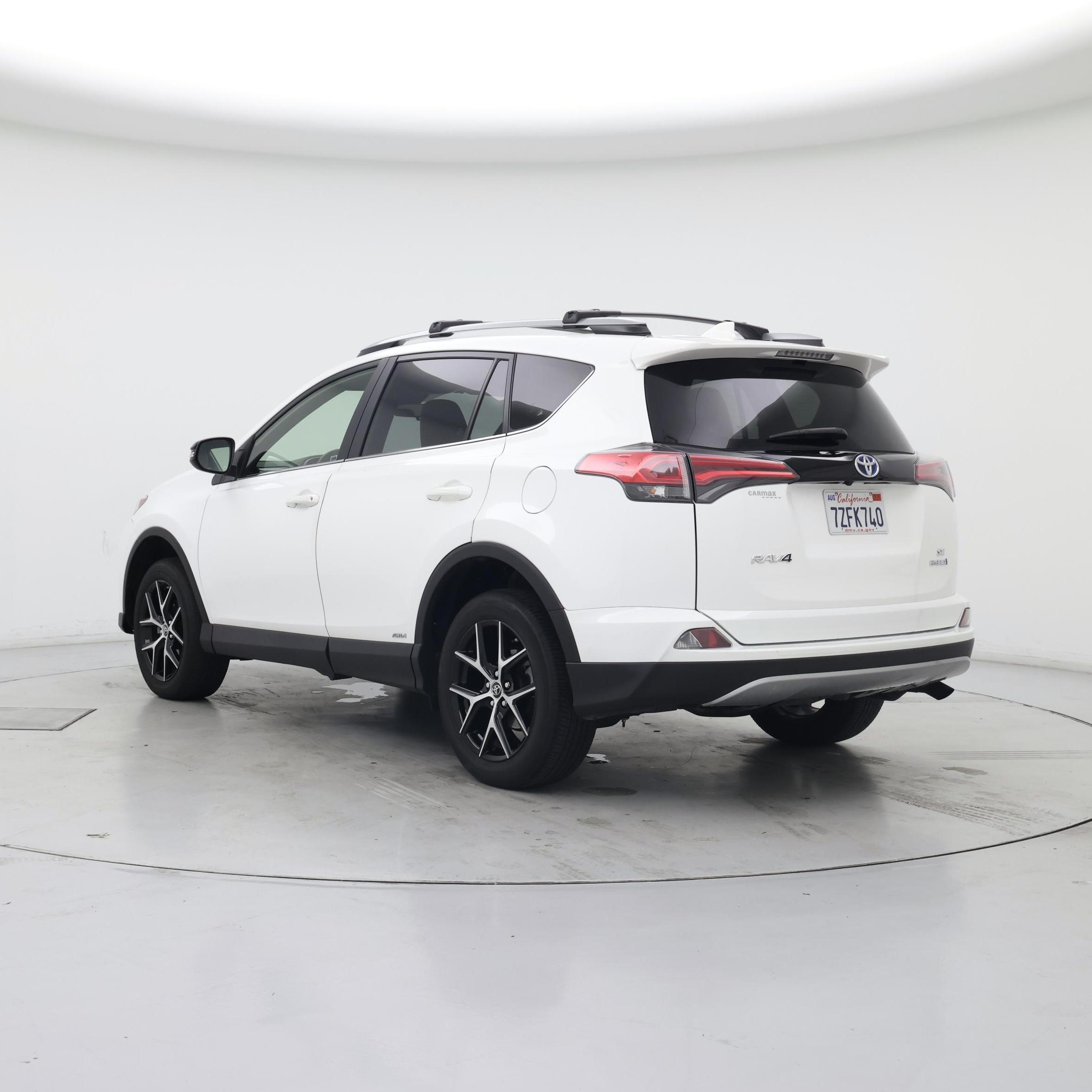 Thumbnail: 2017 Toyota RAV4 - 2