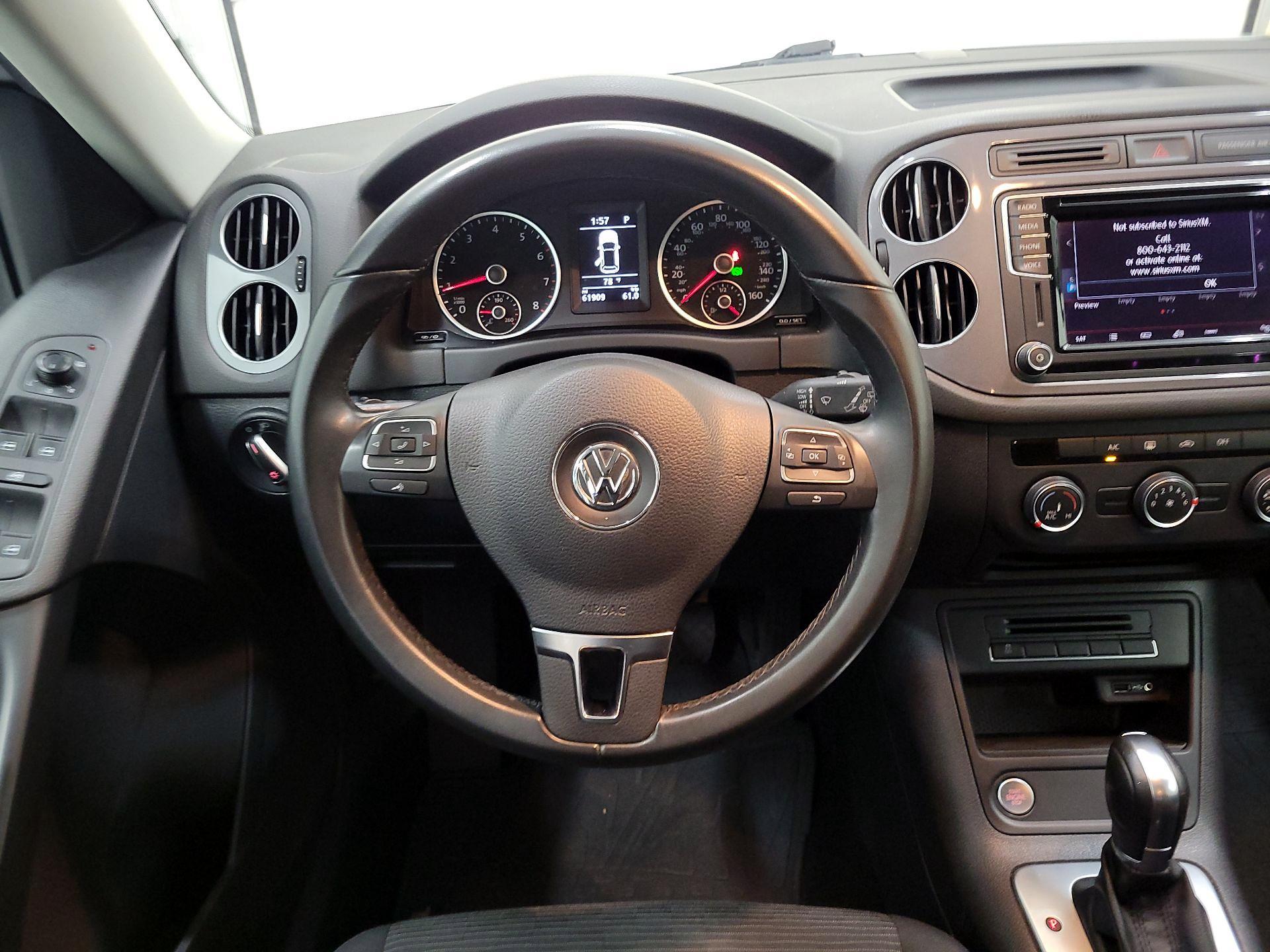 Thumbnail: 2017 Volkswagen Tiguan - 10