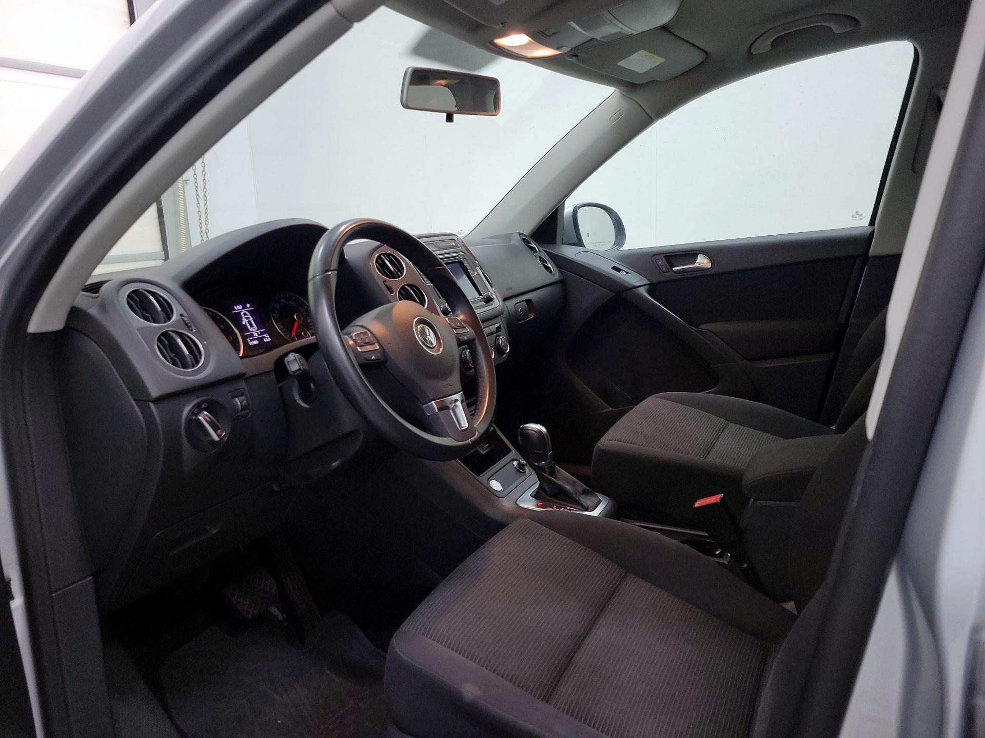 Thumbnail: 2017 Volkswagen Tiguan - 11
