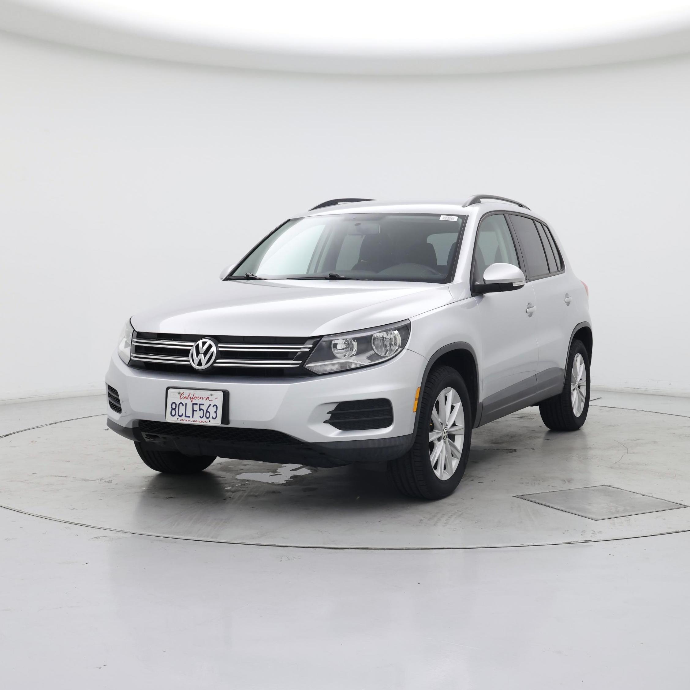 Thumbnail: 2017 Volkswagen Tiguan - 4
