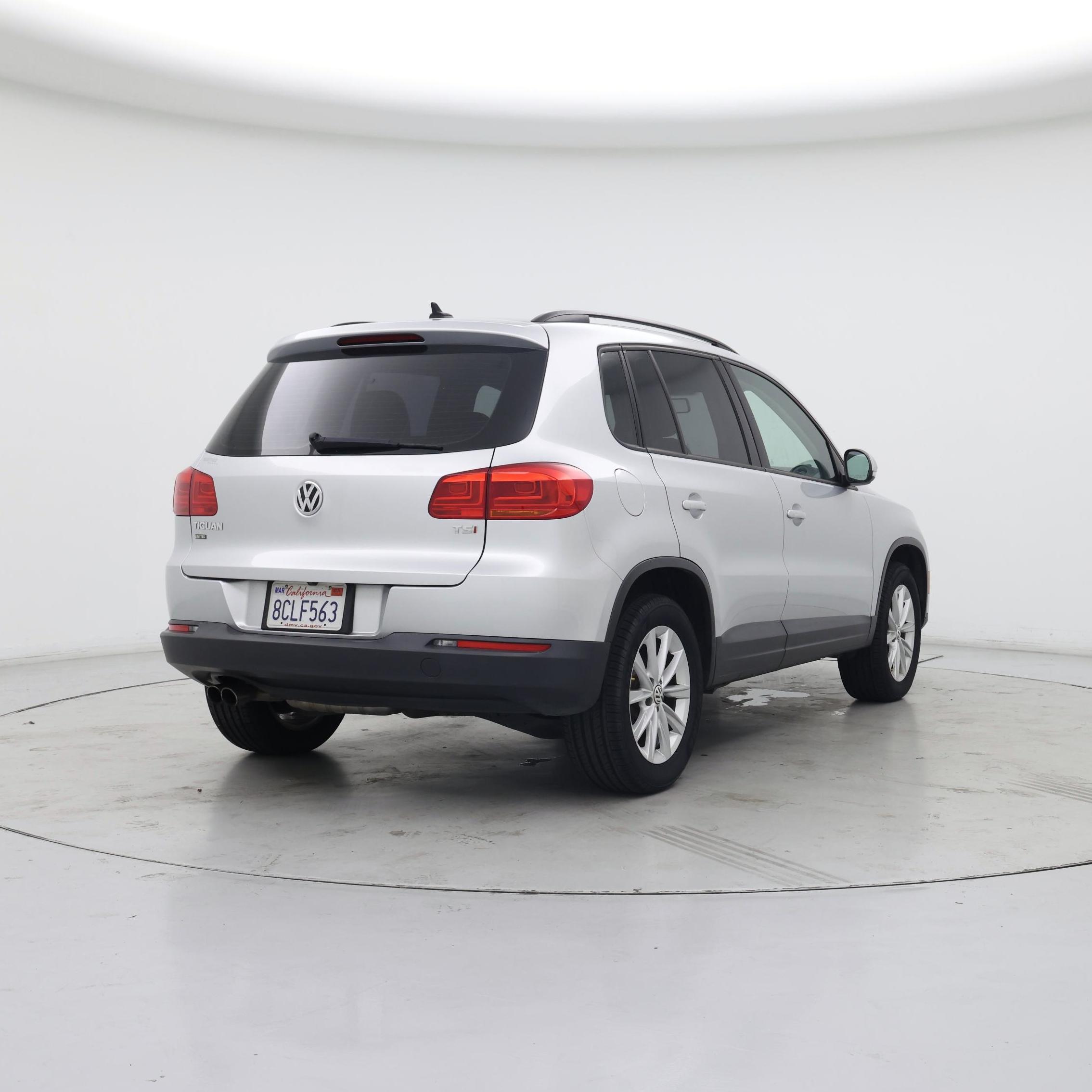 Thumbnail: 2017 Volkswagen Tiguan - 8