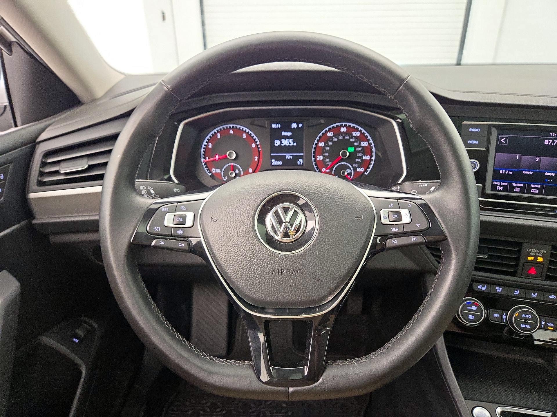 Thumbnail: 2019 Volkswagen Jetta - 10