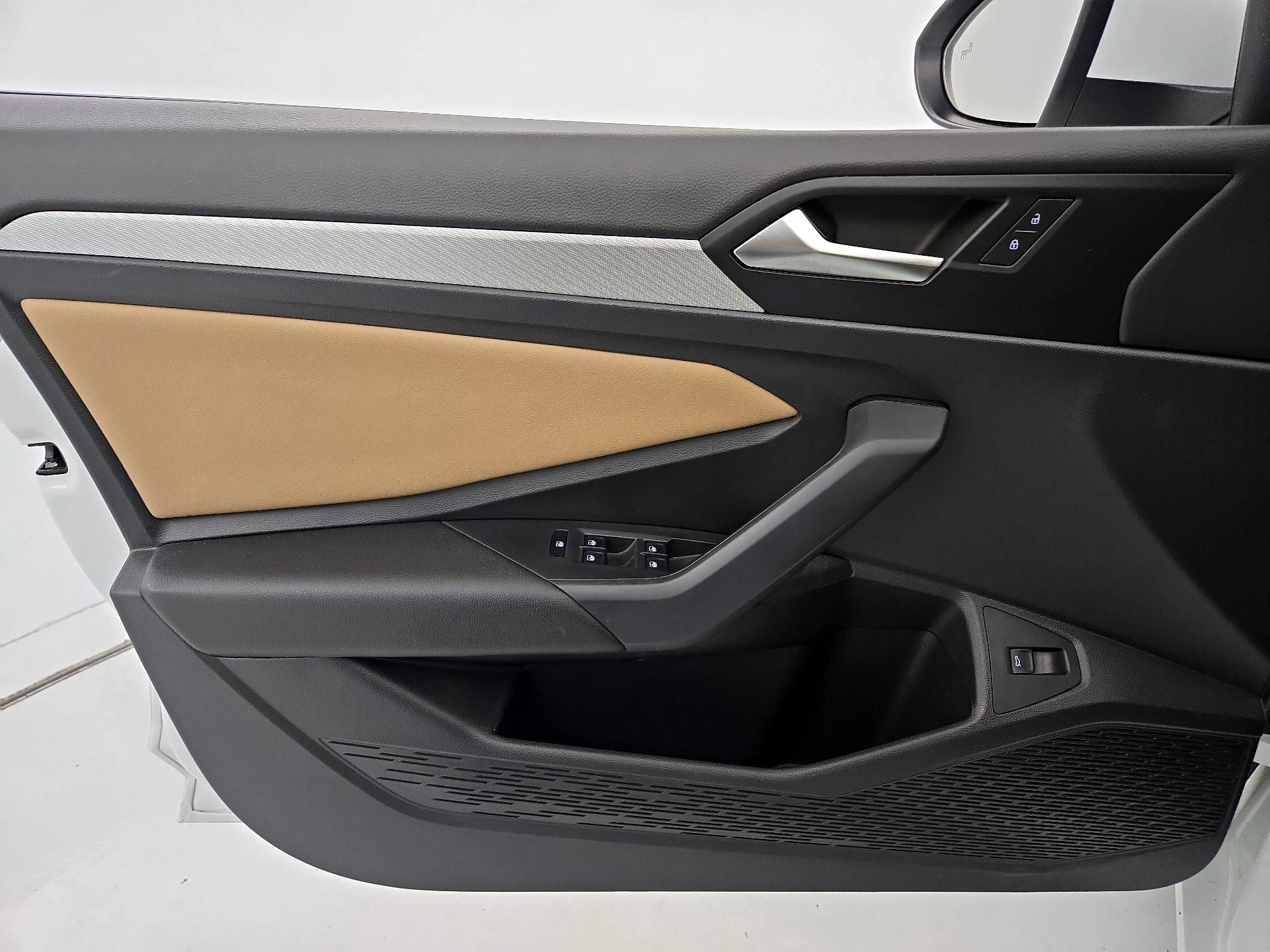 Thumbnail: 2019 Volkswagen Jetta - 12