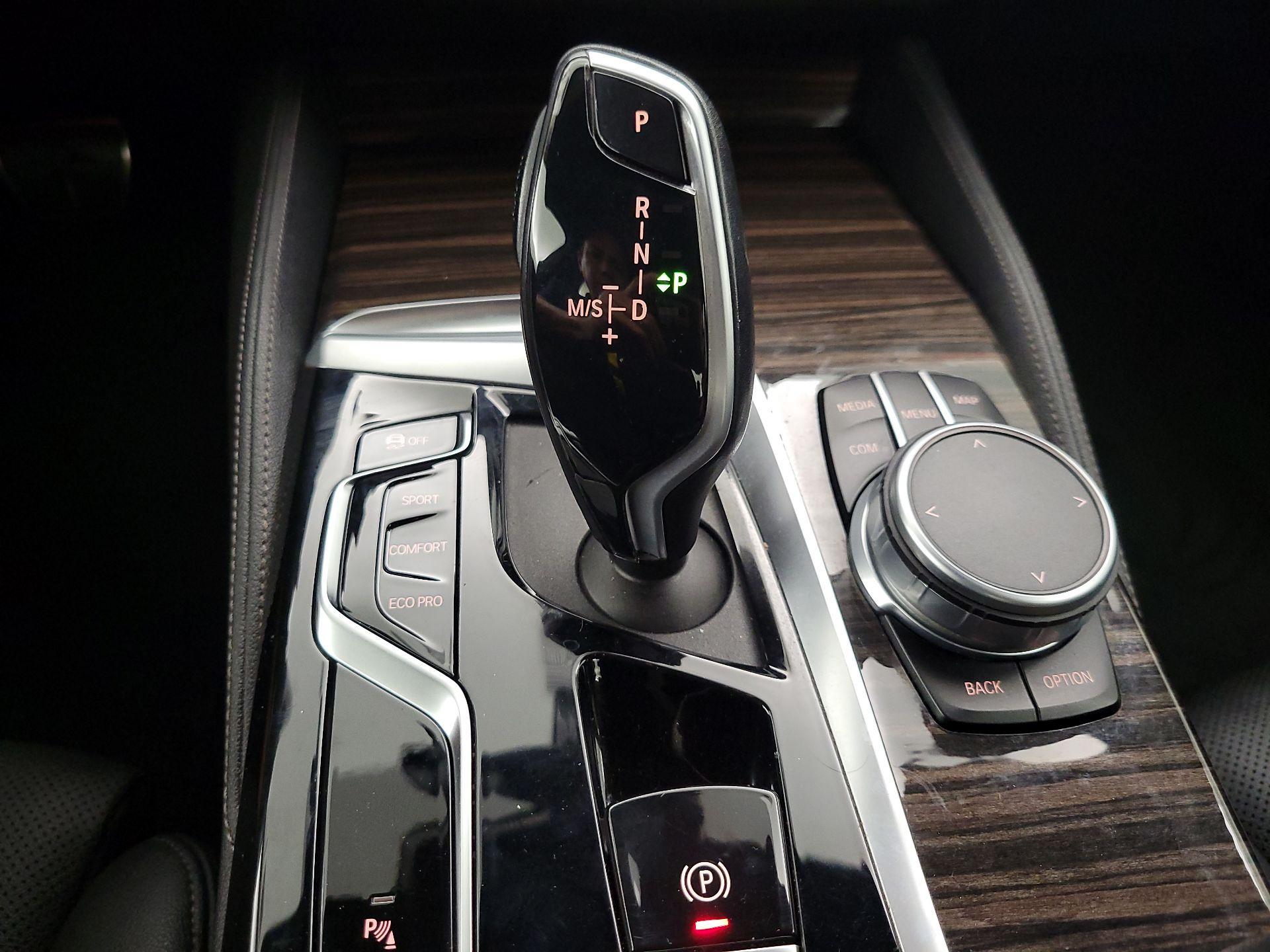 Thumbnail: 2021 BMW 5 Series - 18