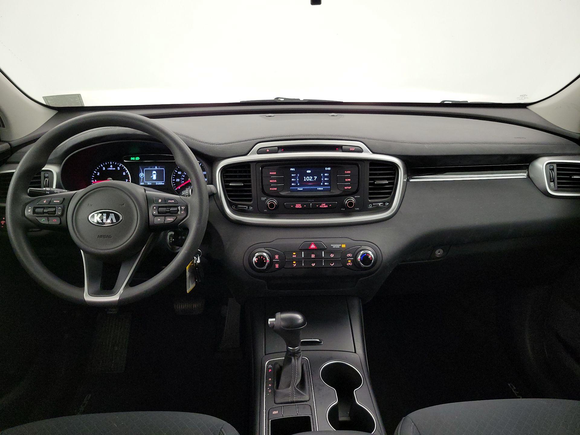 Thumbnail: 2017 Kia Sorento - 9