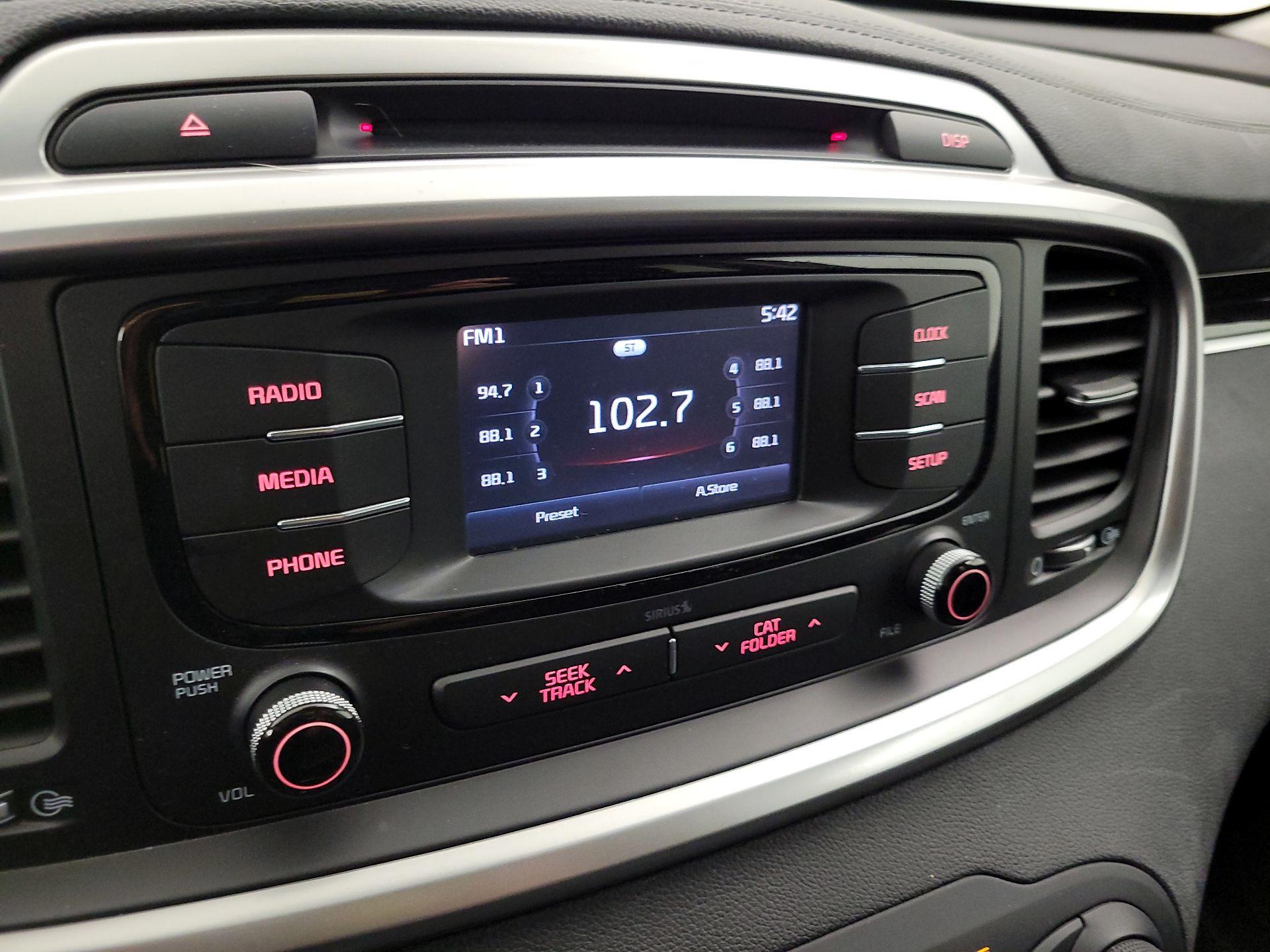 Thumbnail: 2017 Kia Sorento - 15