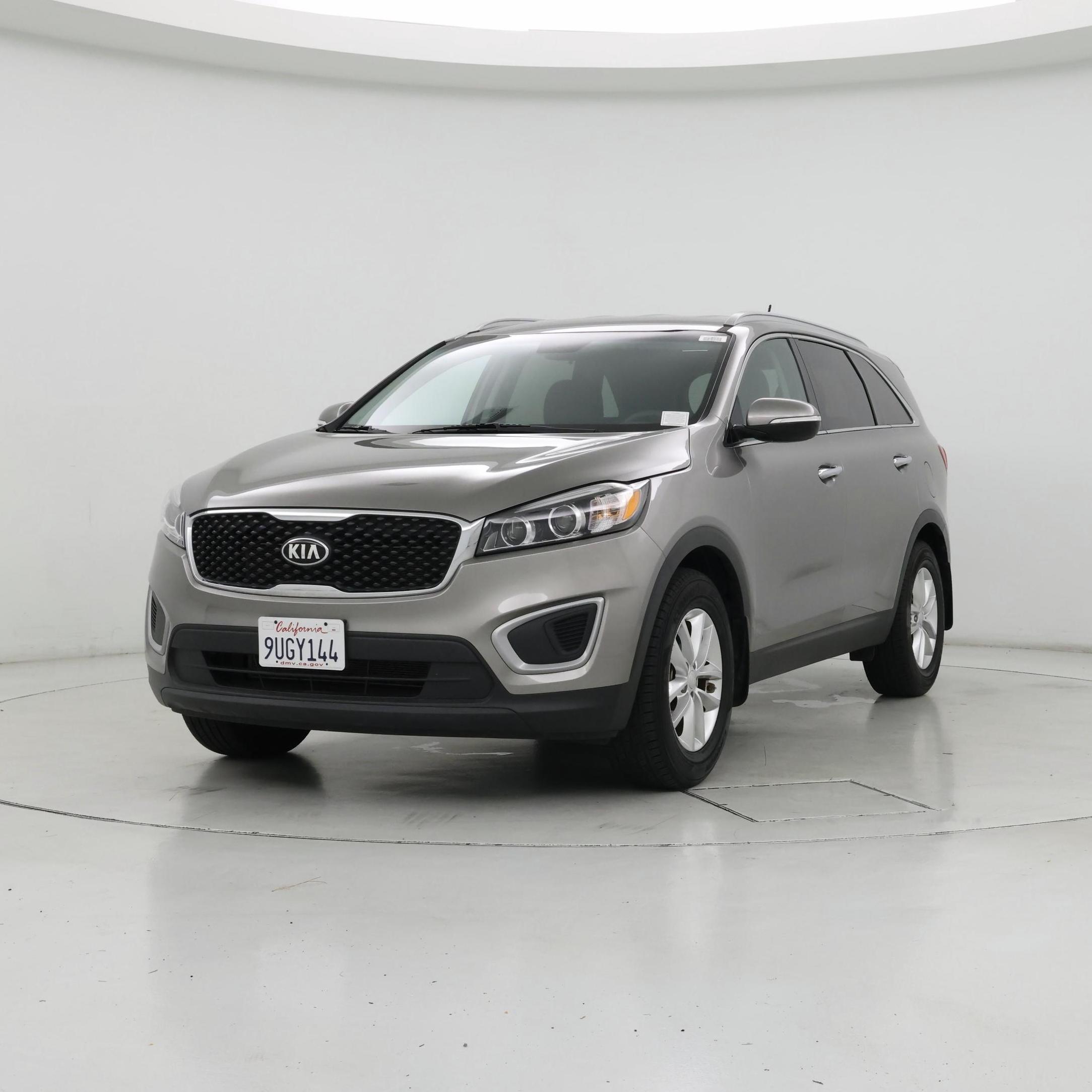 Thumbnail: 2017 Kia Sorento - 4