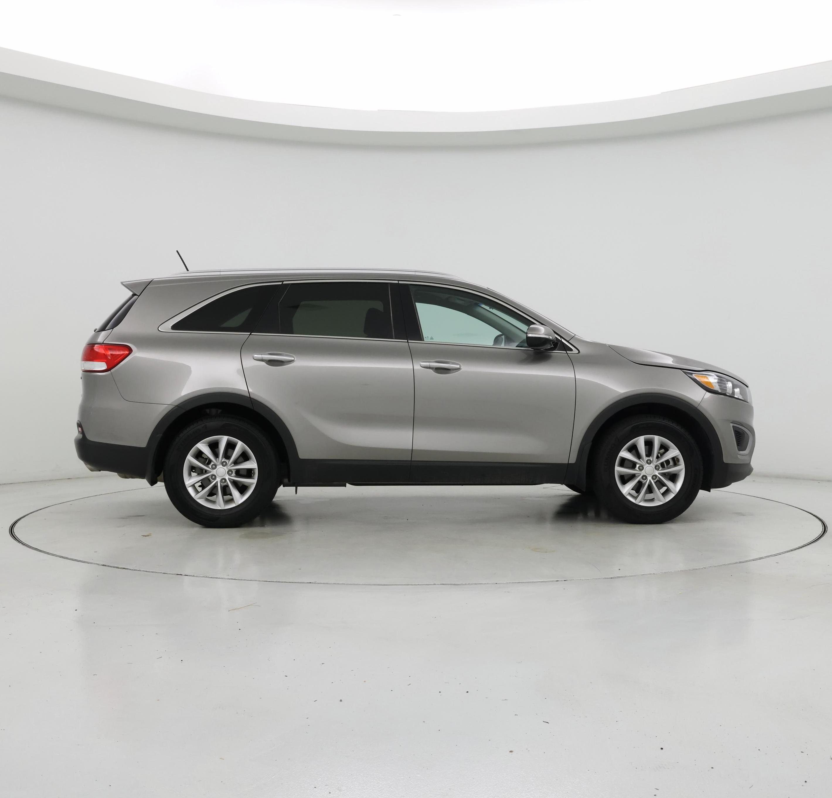Thumbnail: 2017 Kia Sorento - 7
