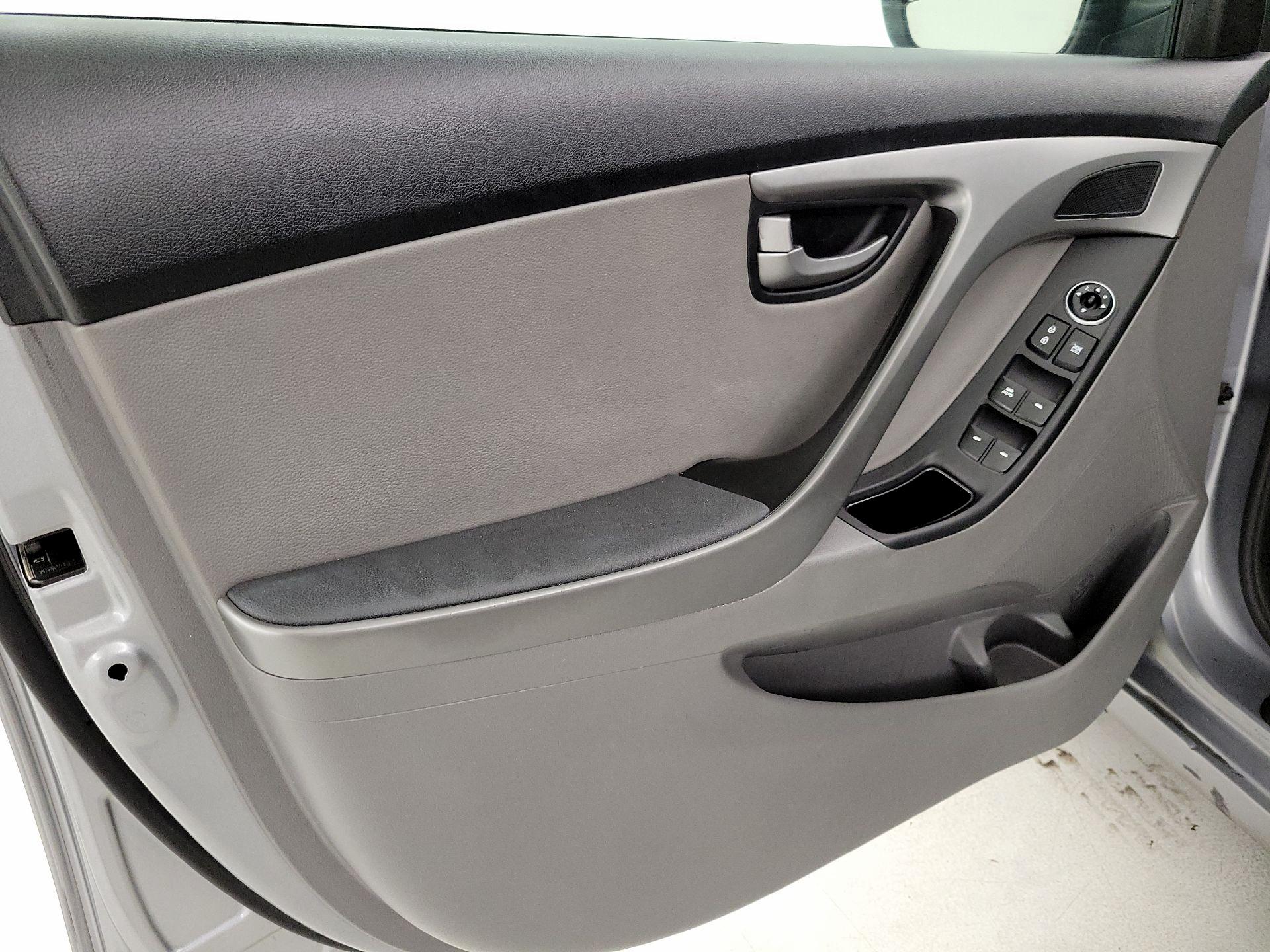 Thumbnail: 2015 Hyundai Elantra - 12